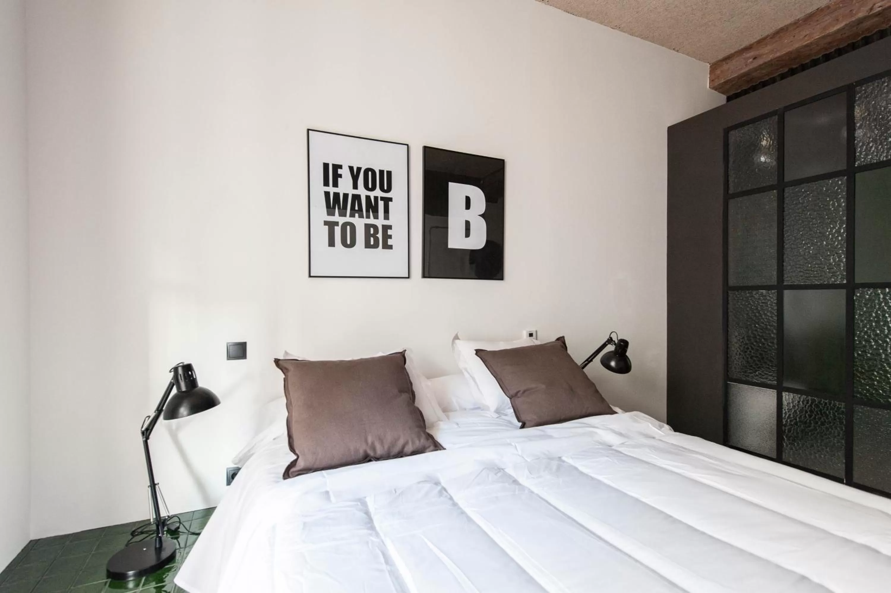 Photo of the whole room, Bed in Urban Suite Santander