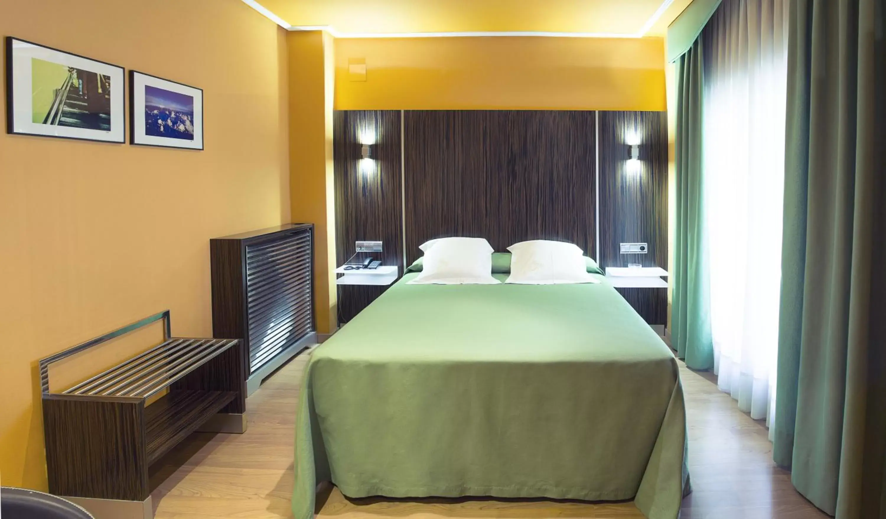 Photo of the whole room, Bed in Hotel Gran Via