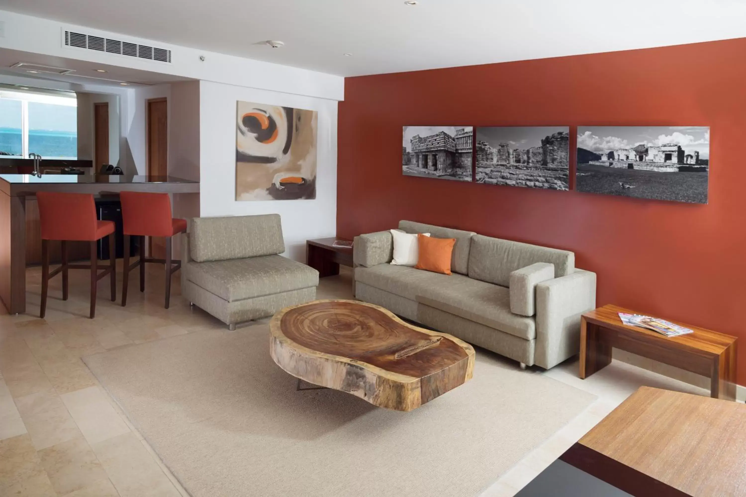 Bedroom, Seating Area in InterContinental Presidente Cancun Resort