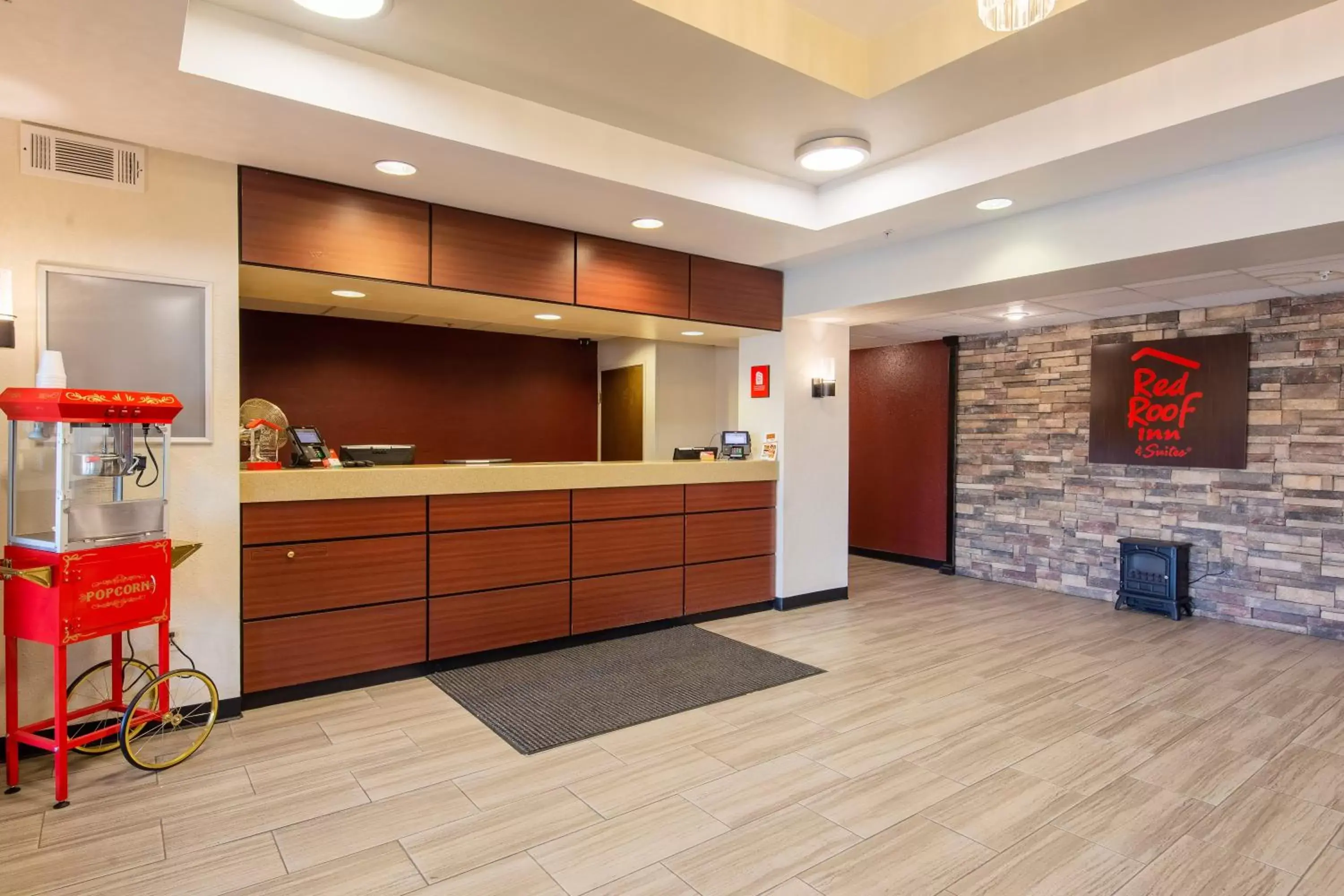 Lobby or reception, Lobby/Reception in Red Roof Inn & Suites Indianapolis Airport