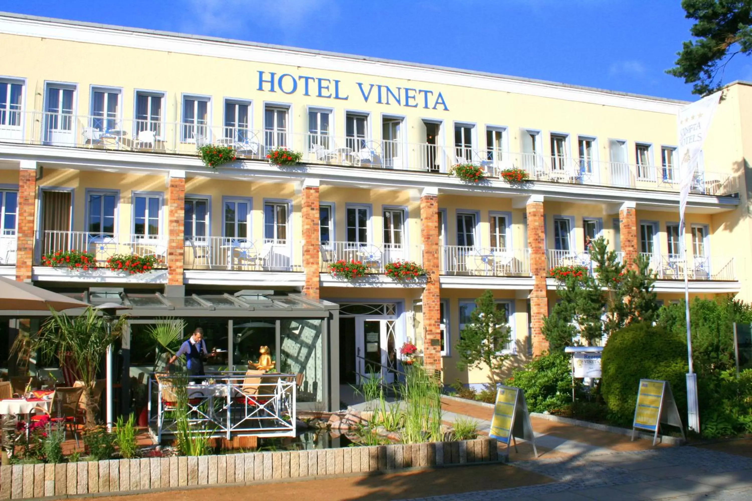 Facade/entrance, Property Building in Vineta Strandhotels