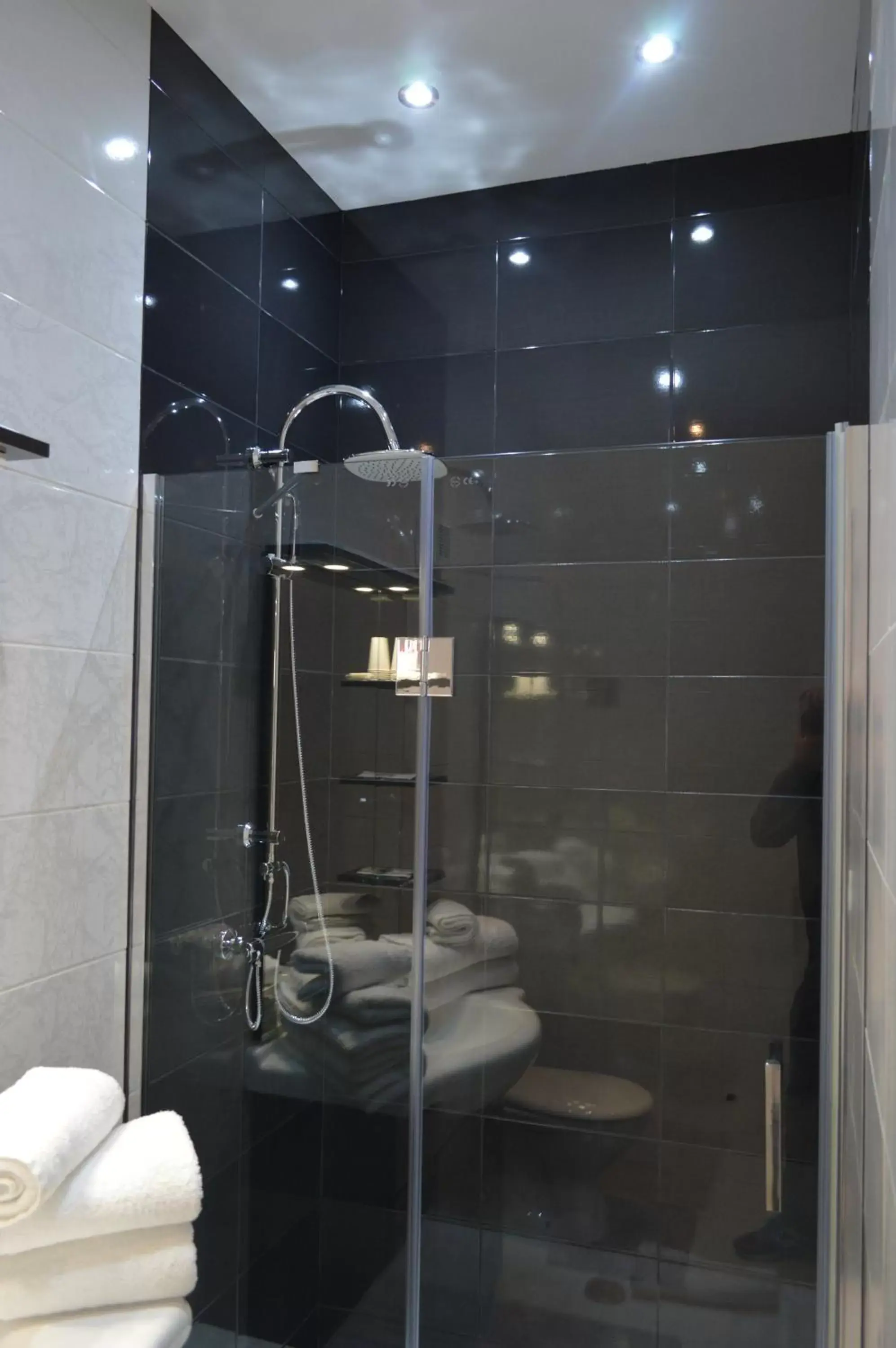 Bathroom in Hôtel Timgad
