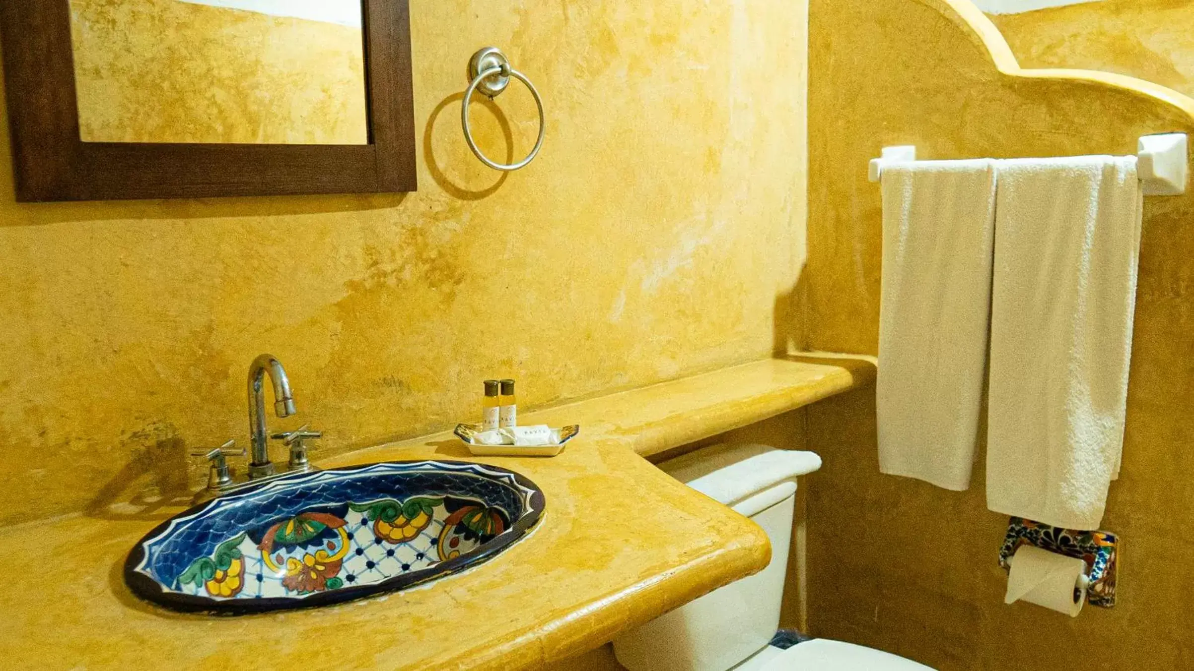 Bathroom in Hotel Casa de las Flores