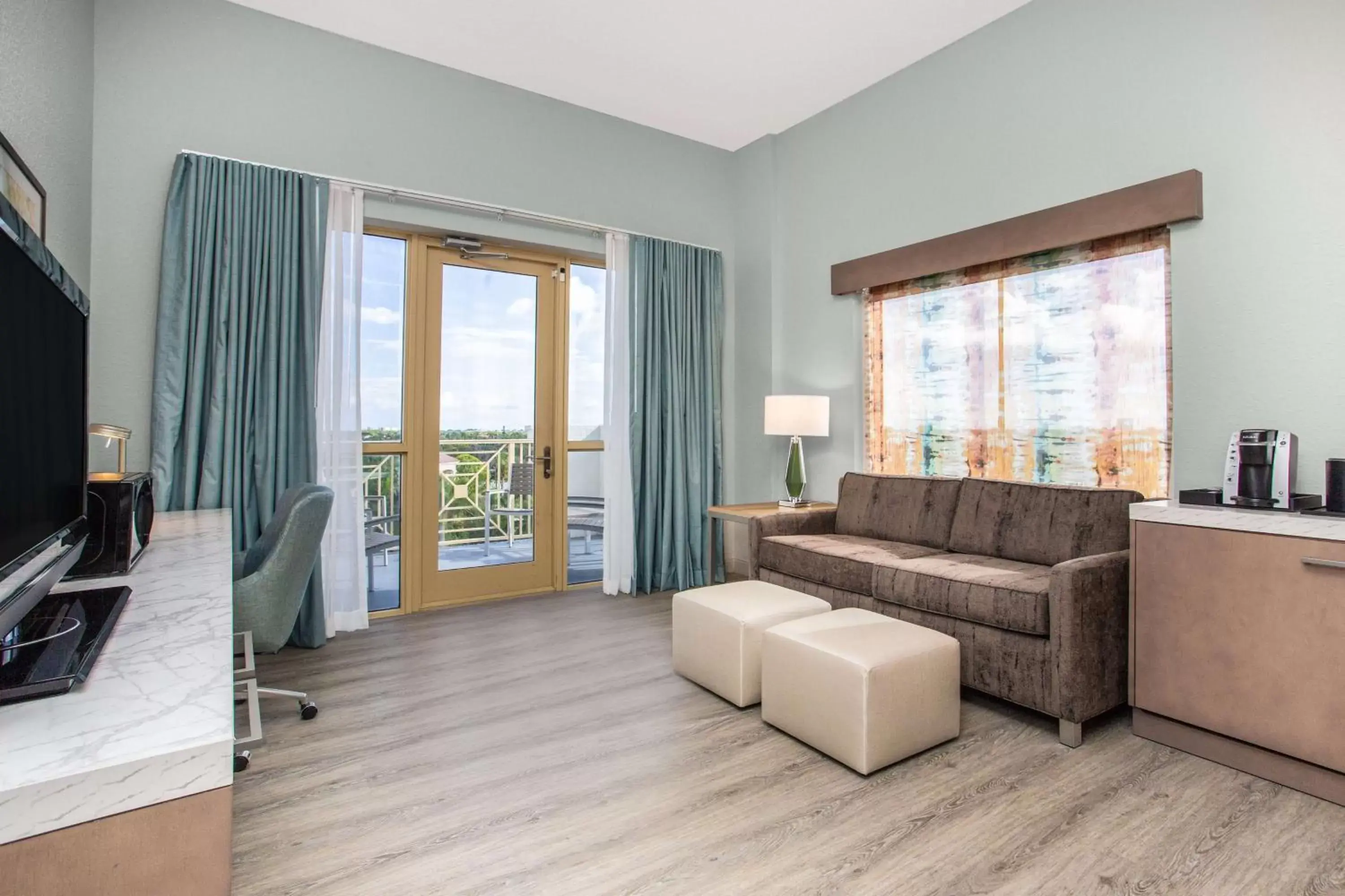 Living room, Seating Area in Hilton Garden Inn Palm Beach Gardens