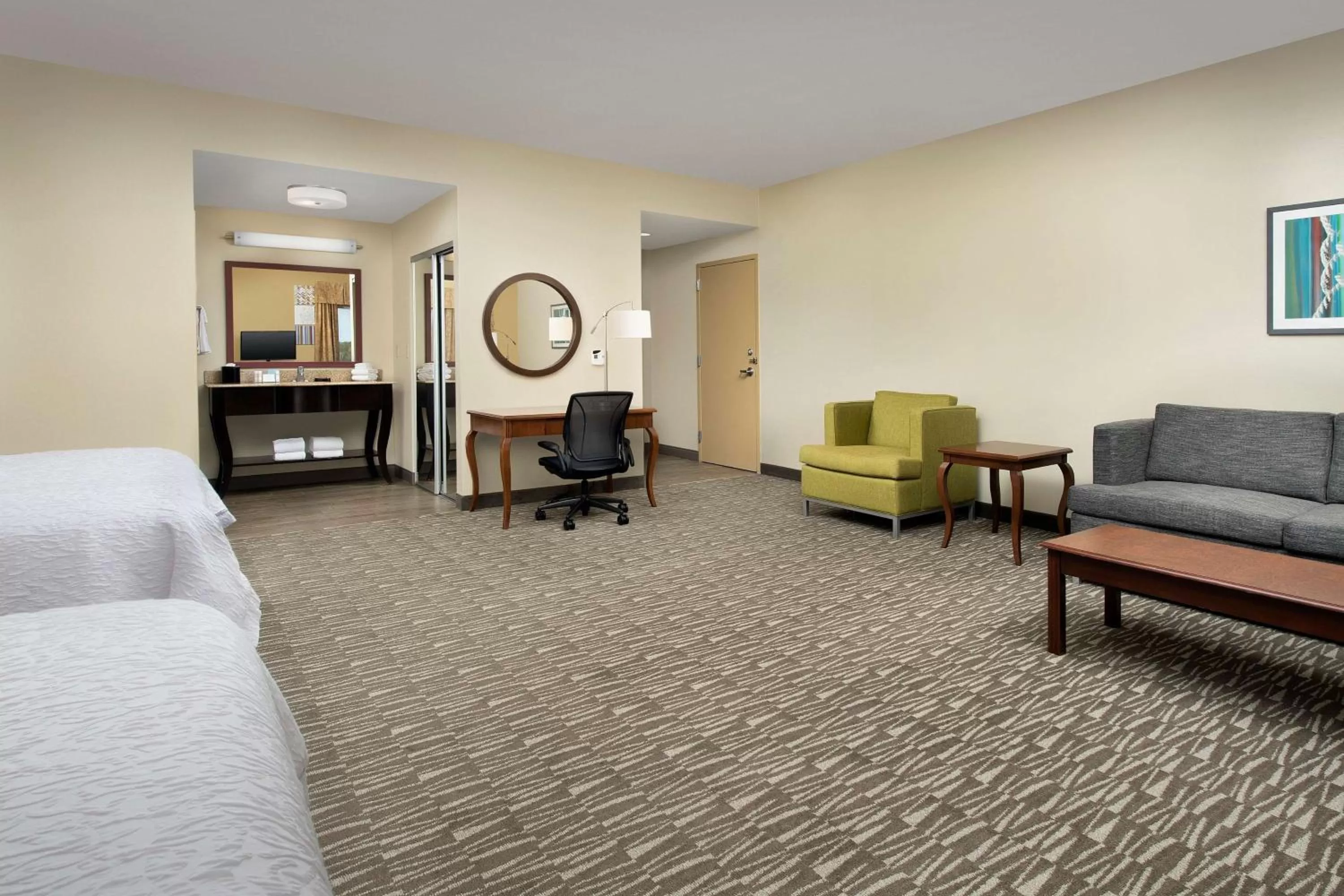 Bedroom, Bed in Hampton Inn & Suites Lakeland-South Polk Parkway