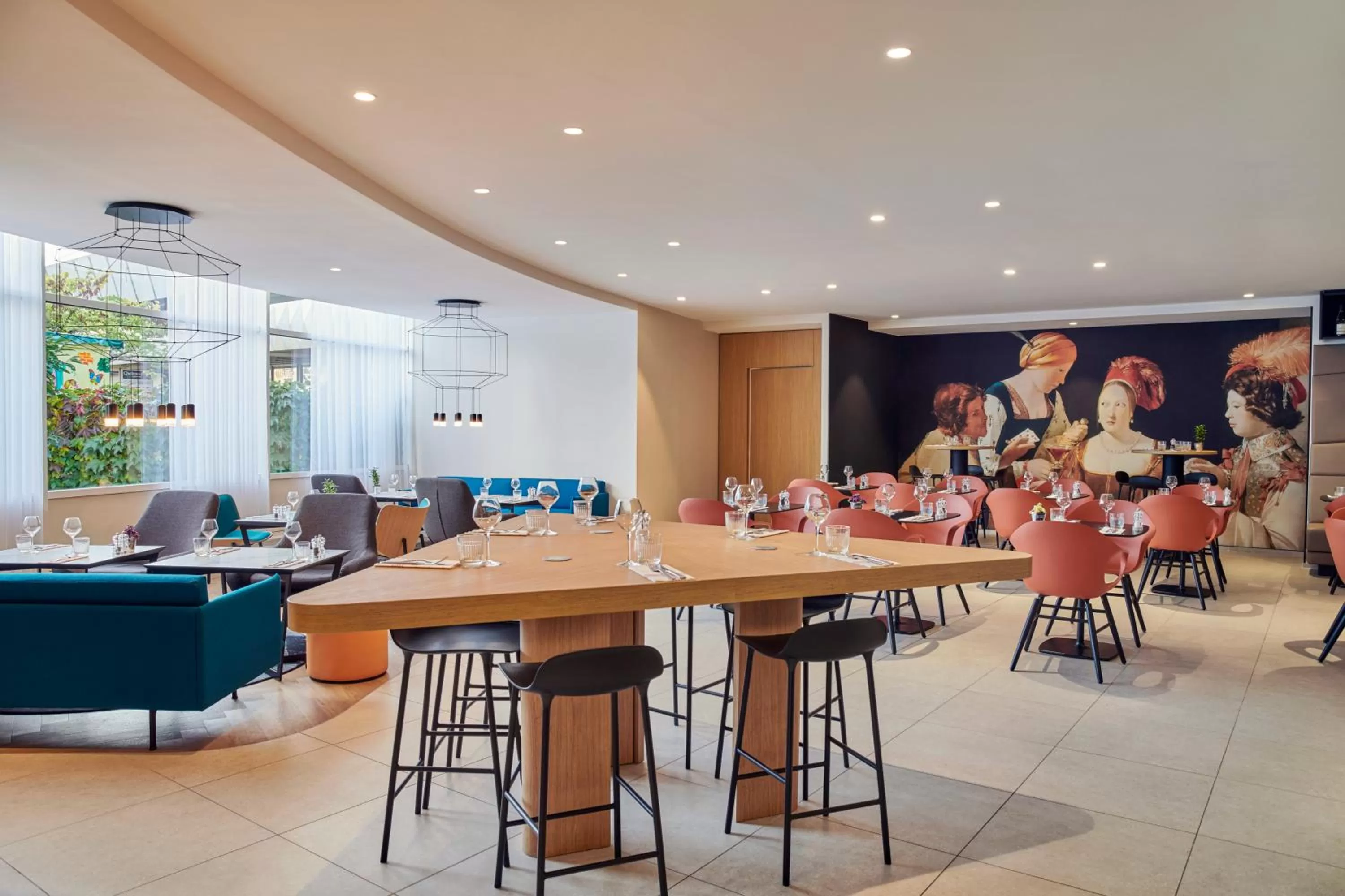 Restaurant/places to eat in Mercure Paris La Défense