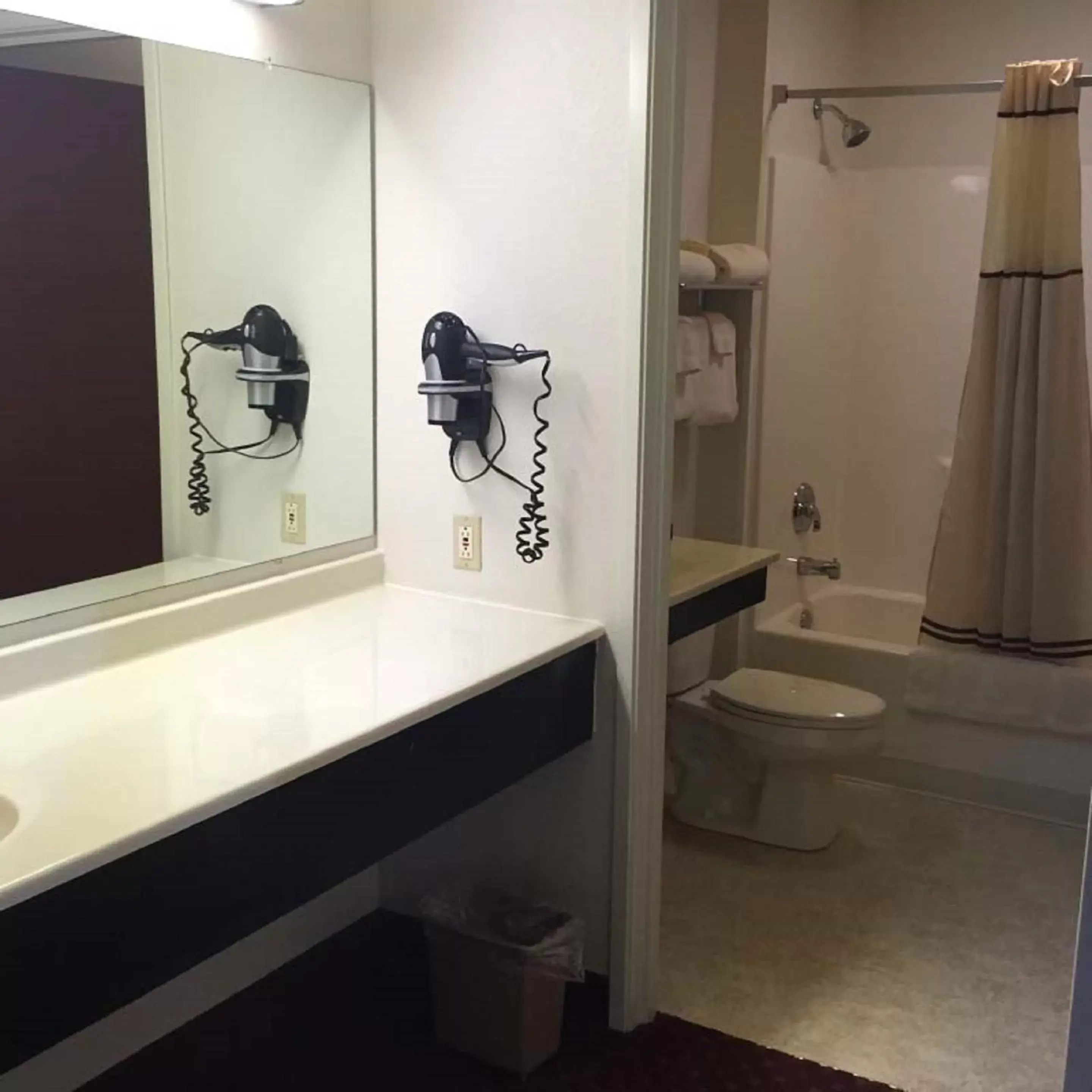 Bathroom in Osceola Grand Hotel