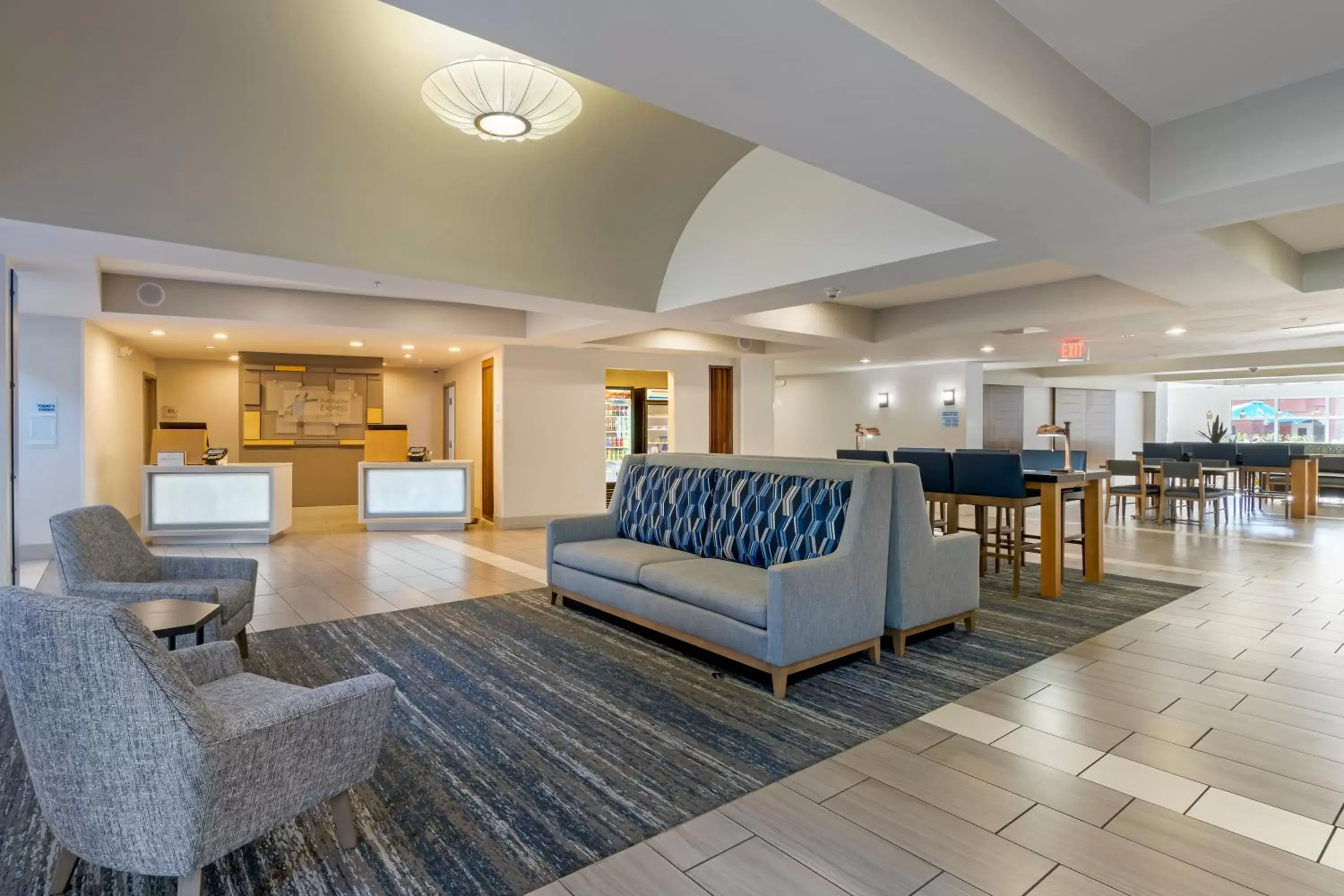 Lobby or reception, Seating Area in Holiday Inn Express Hotel & Suites - The Villages, an IHG Hotel