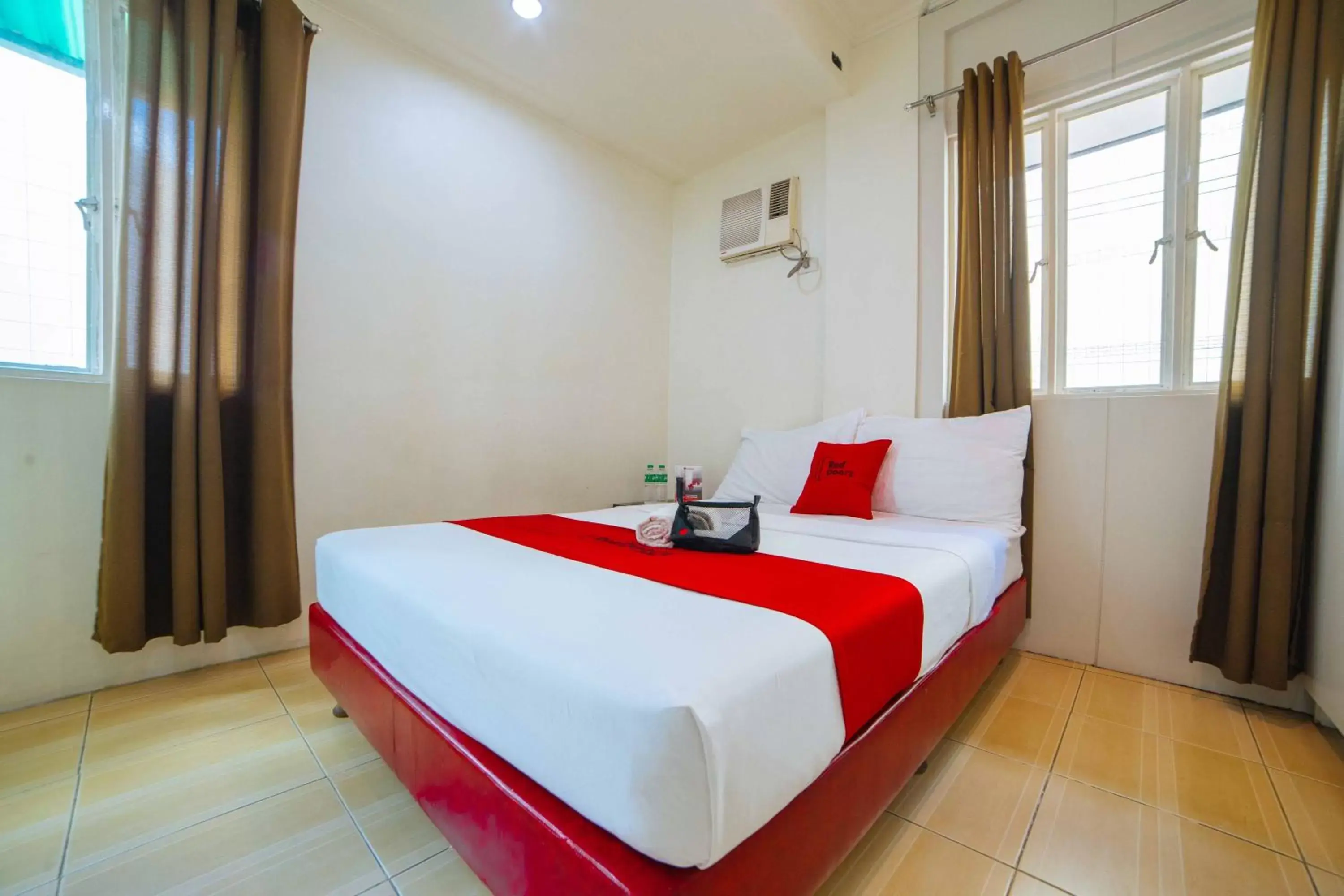 Bedroom, Bed in RedDoorz near Walking Street Angeles City