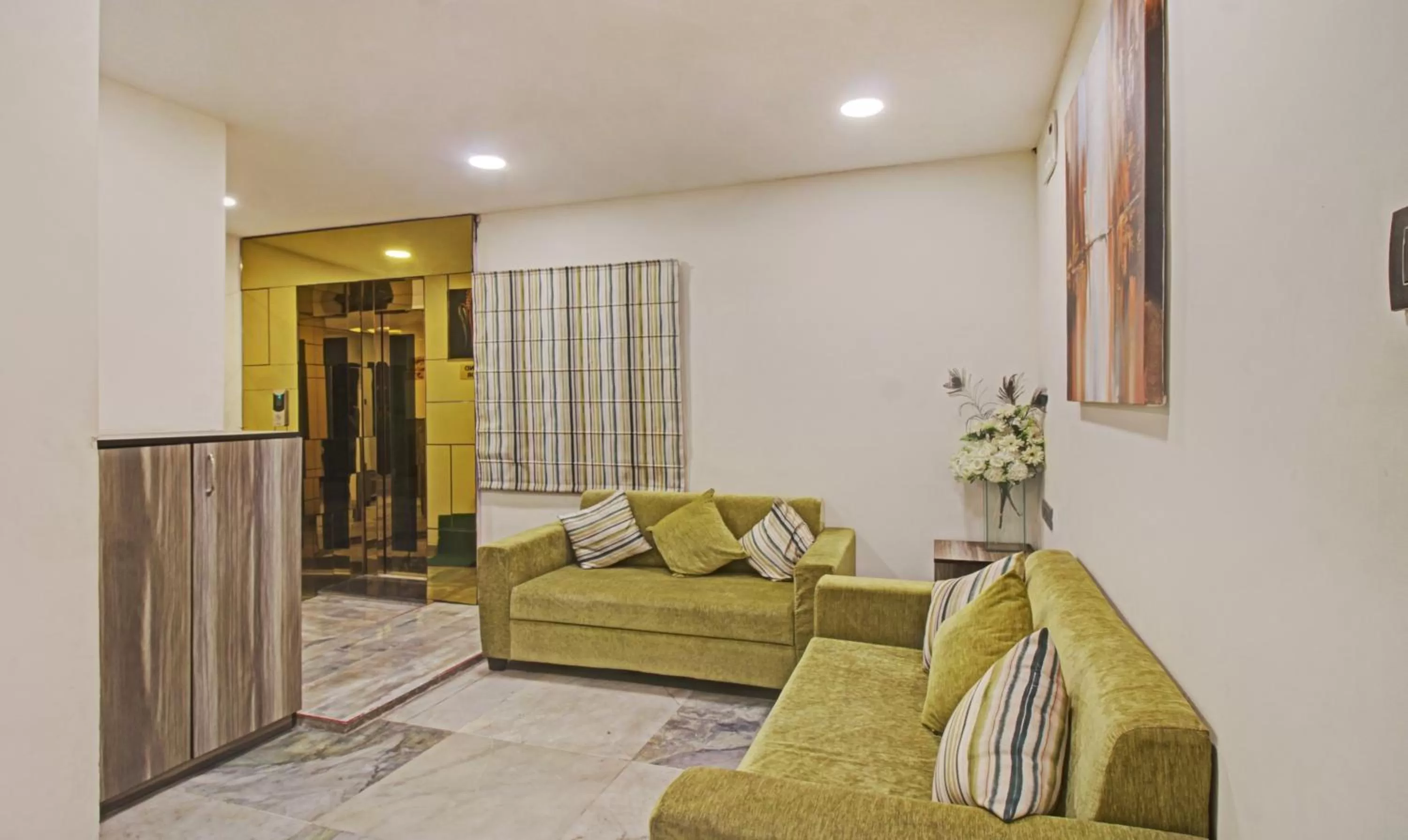 Seating area in Treebo The Boss