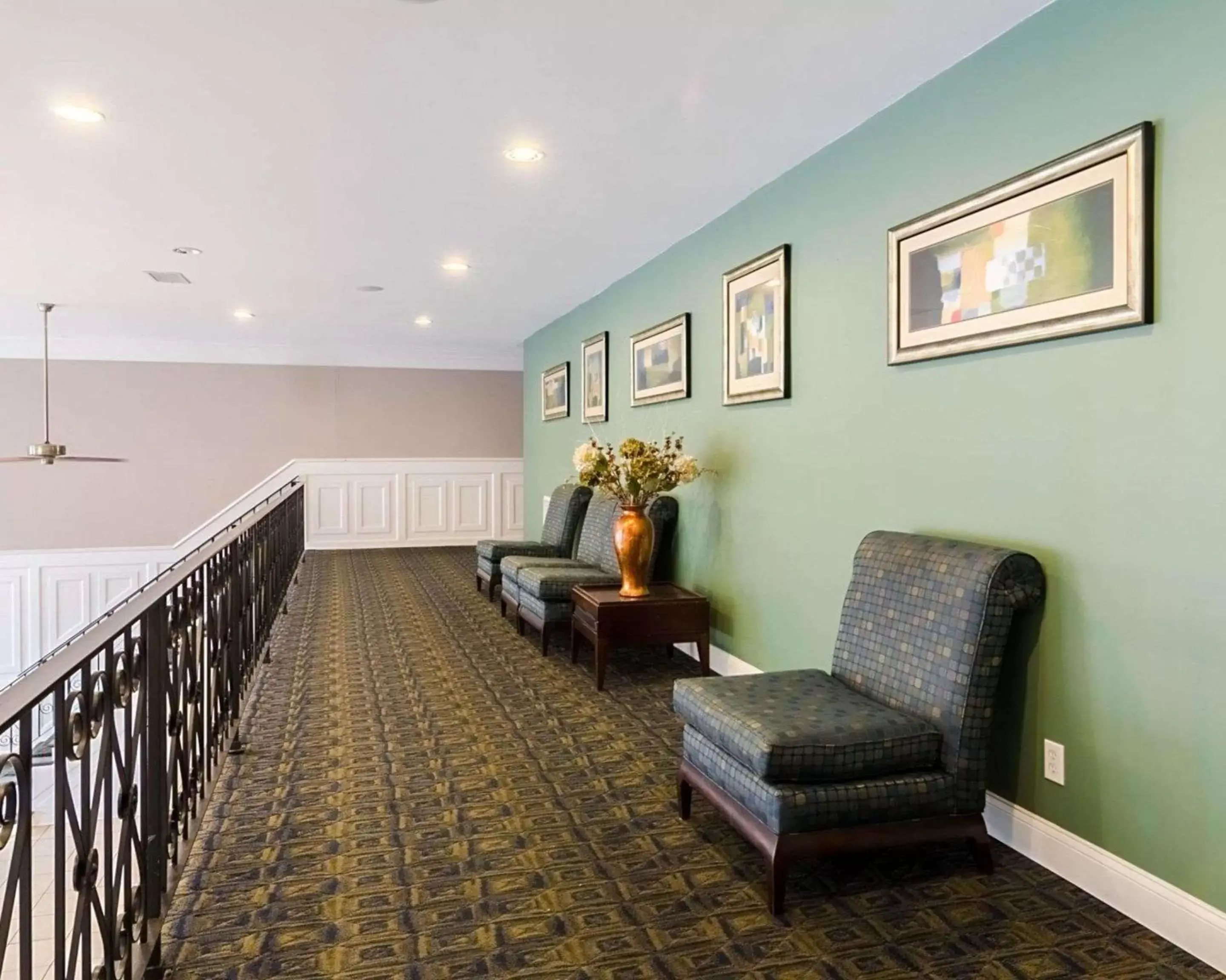 Lobby or reception in Rodeway Inn & Suites Williamsburg Central