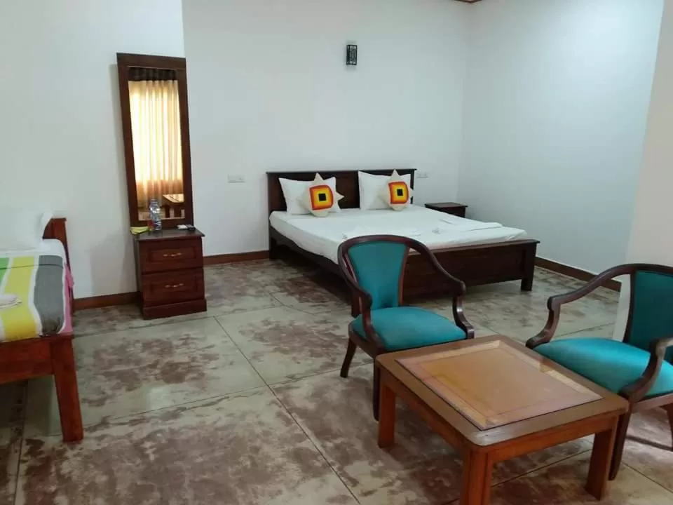Bed in Ocean Gate Negombo