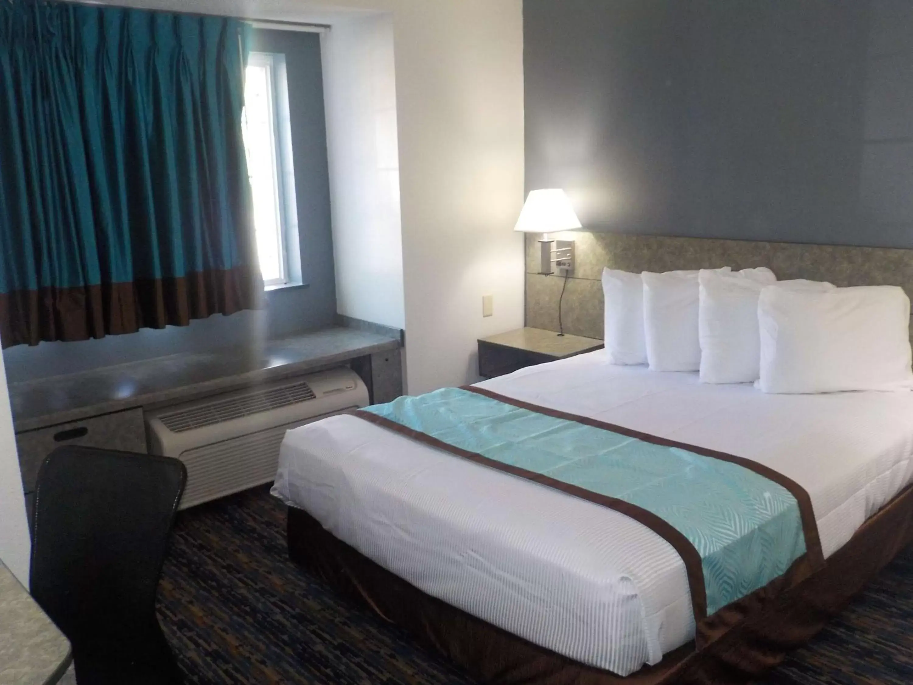 Photo of the whole room, Bed in SureStay Hotel by Best Western Marienville