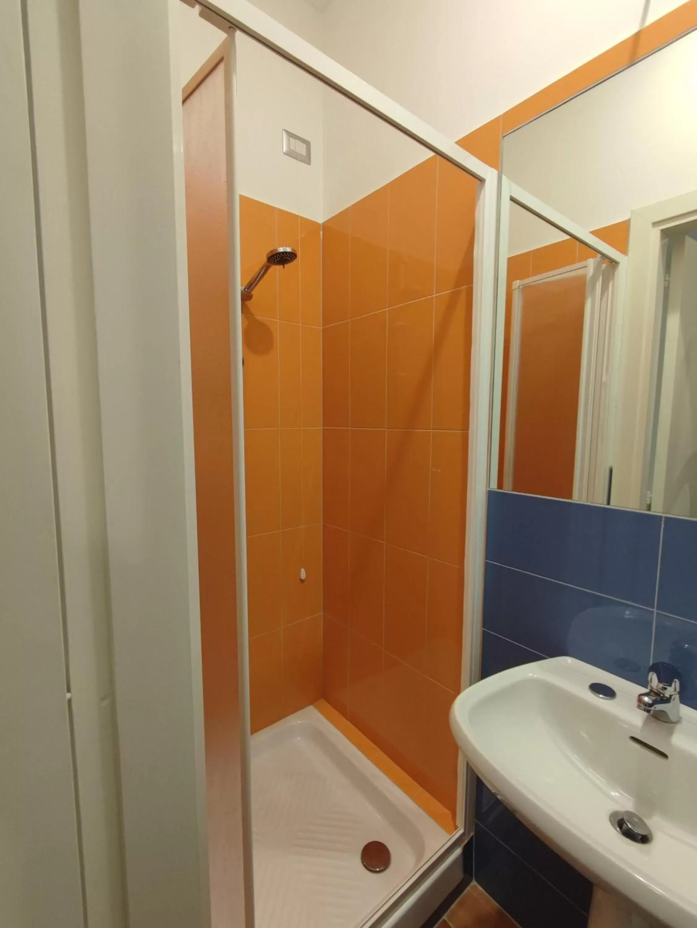 Shower, Bathroom in Hermitage Ravello