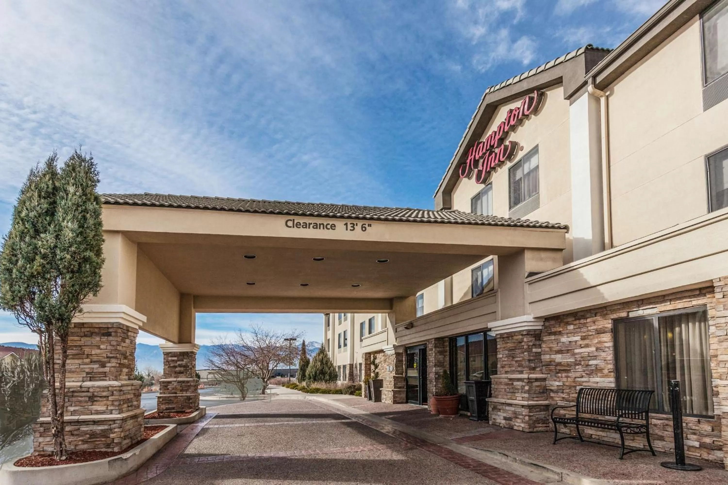 Property building in Hampton Inn Colorado Springs-Airport