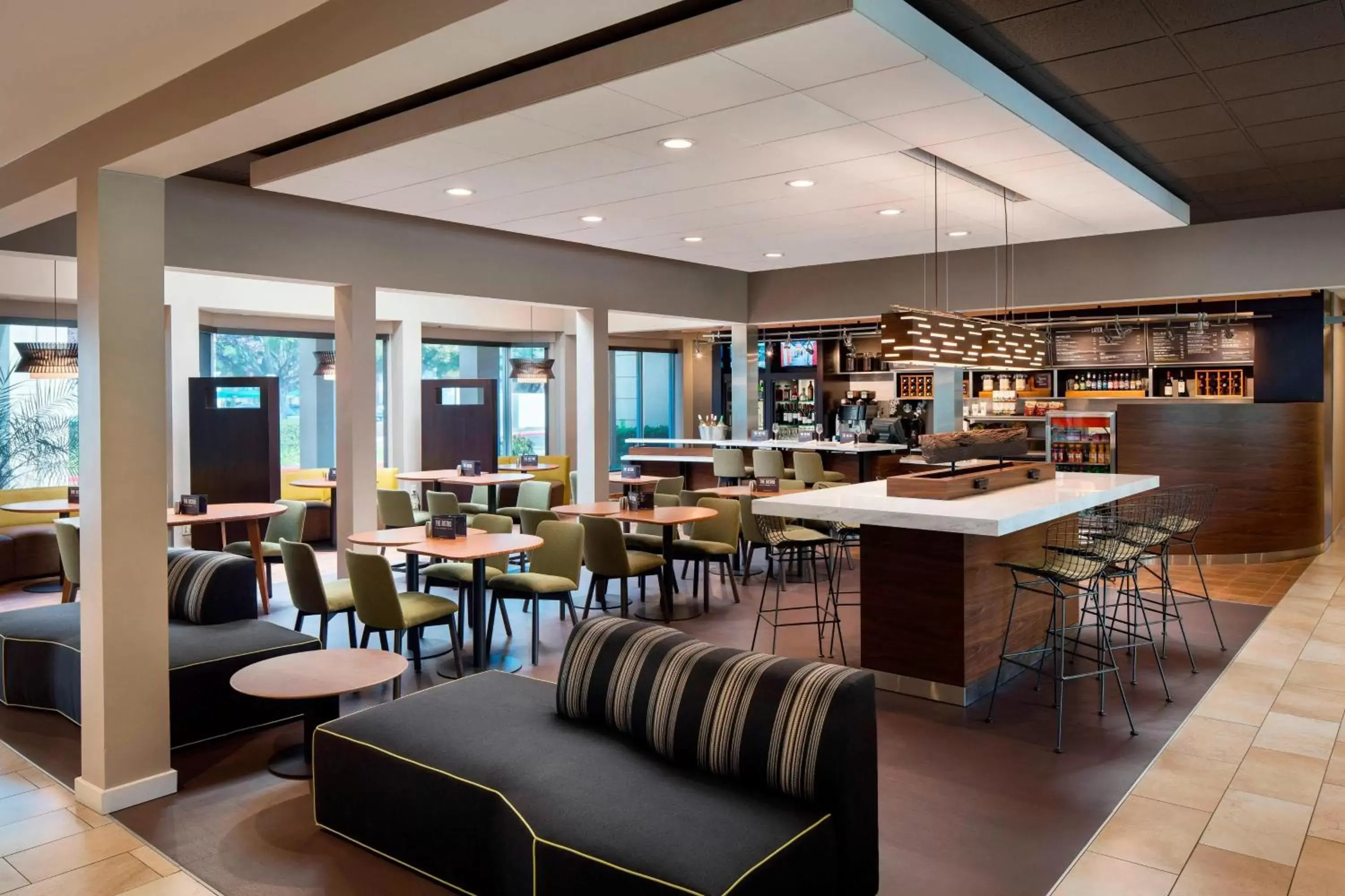 Lobby or reception, Restaurant/Places to Eat in Courtyard by Marriott San Mateo Foster City