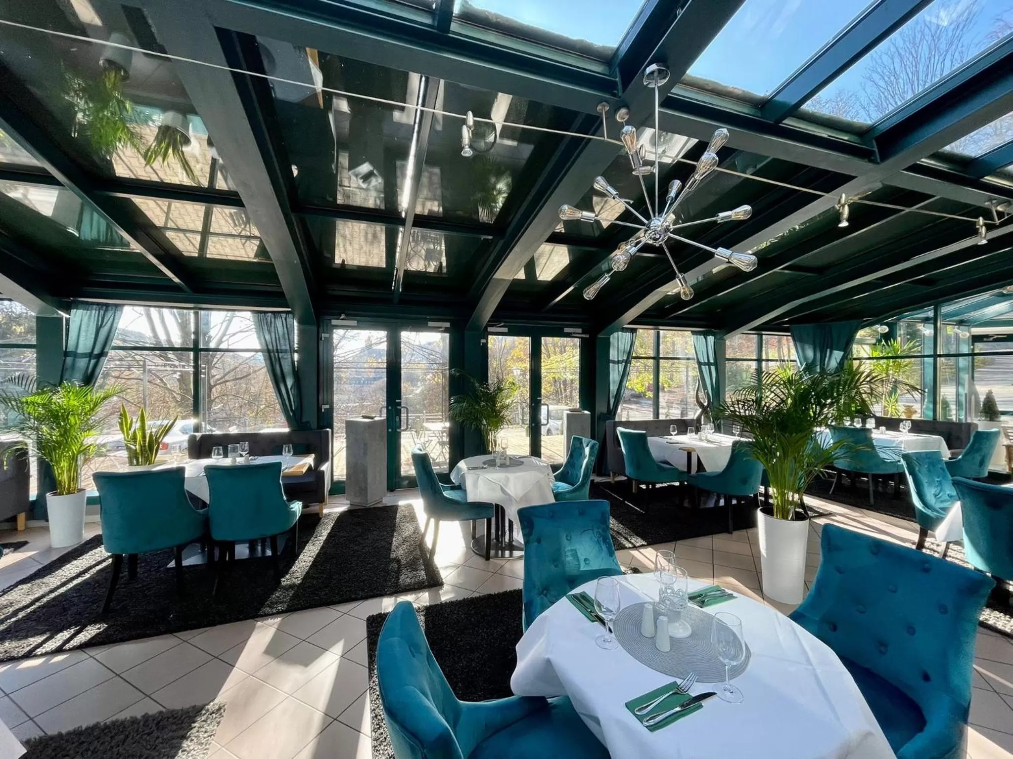 Restaurant/places to eat in Parkhotel Waldschlösschen