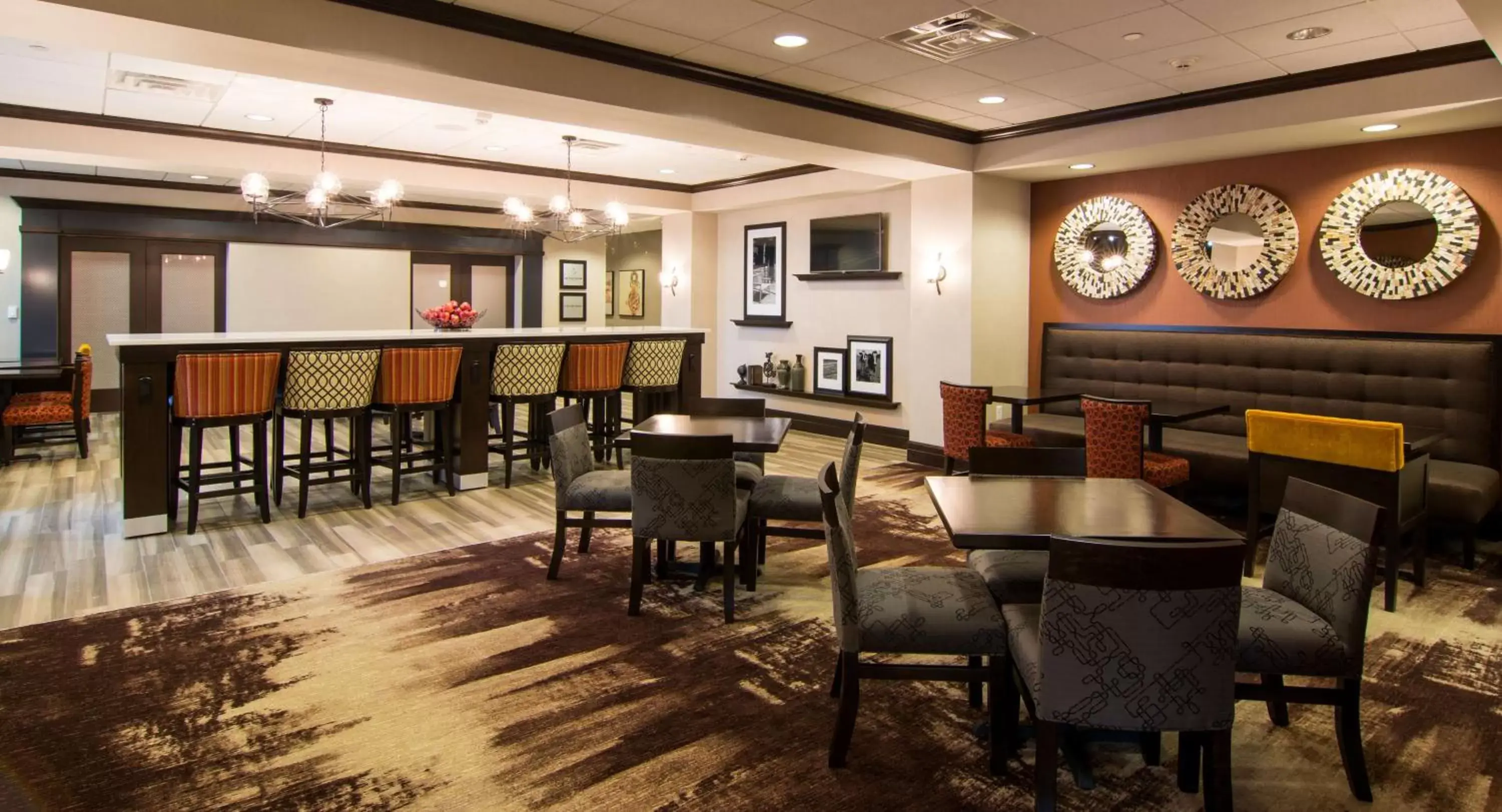 Lobby or reception, Restaurant/Places to Eat in Hampton Inn Orange City