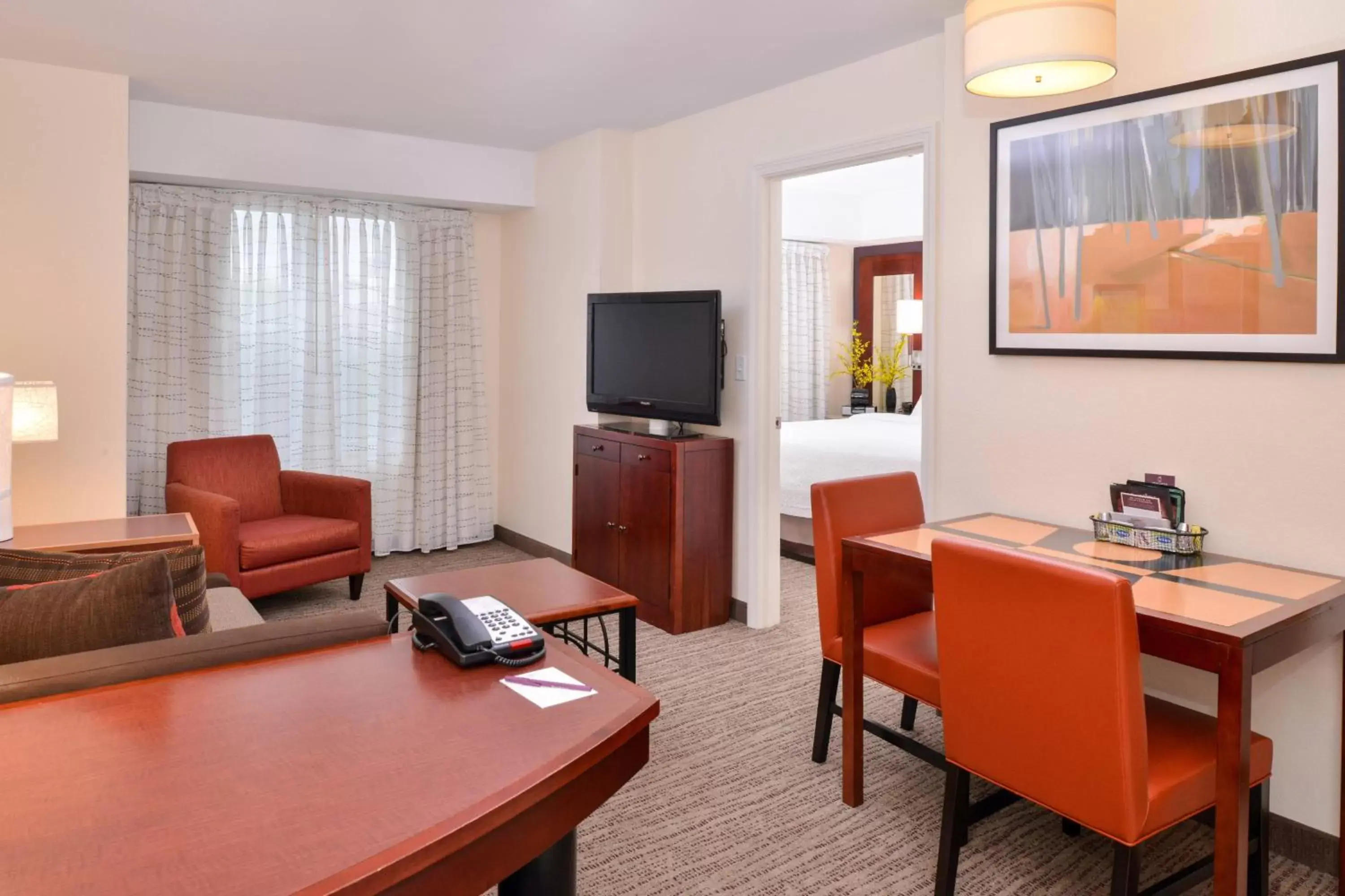 Bedroom, TV/Entertainment Center in Residence Inn by Marriott North Conway