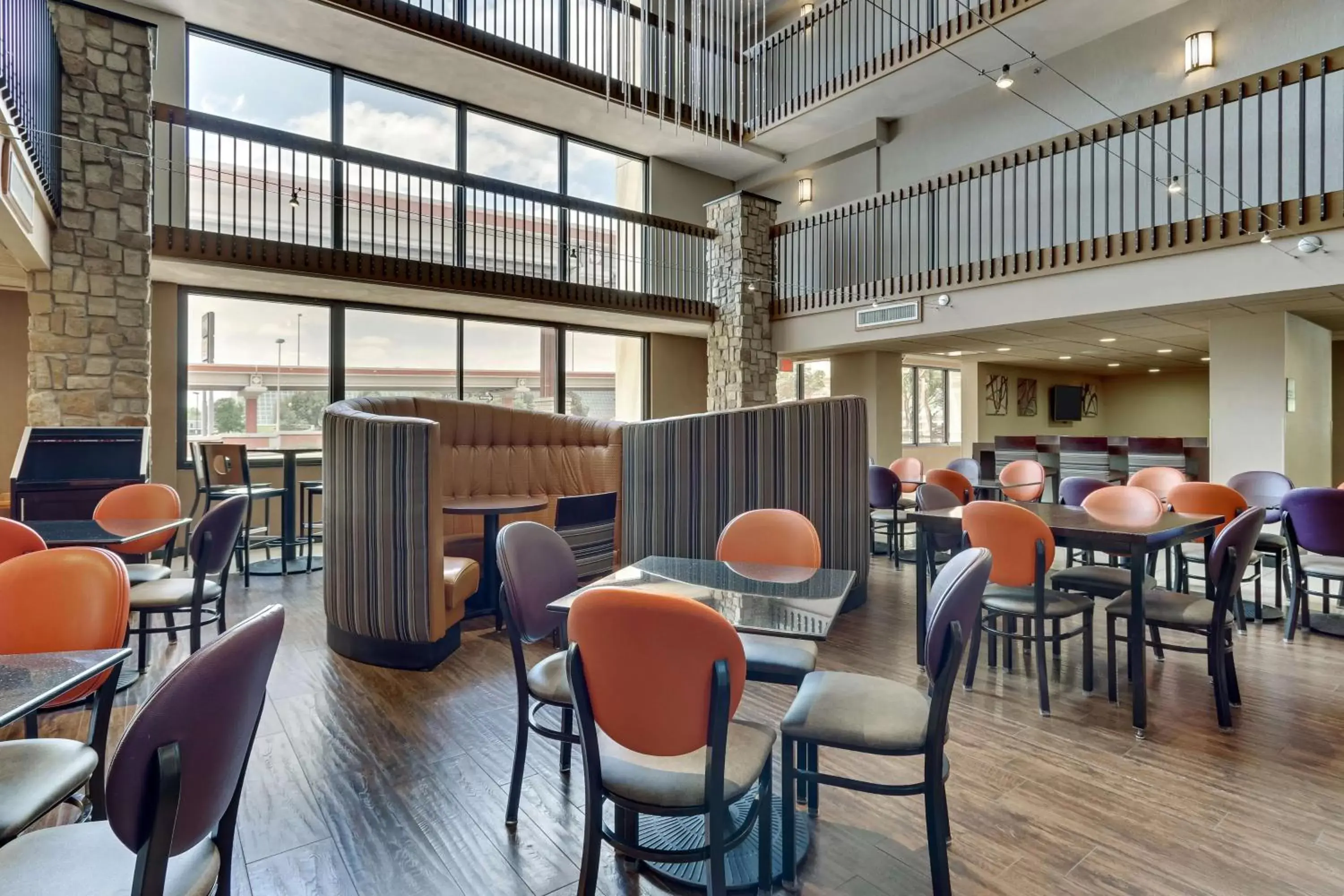 Restaurant/Places to Eat in Drury Plaza Hotel San Antonio Airport