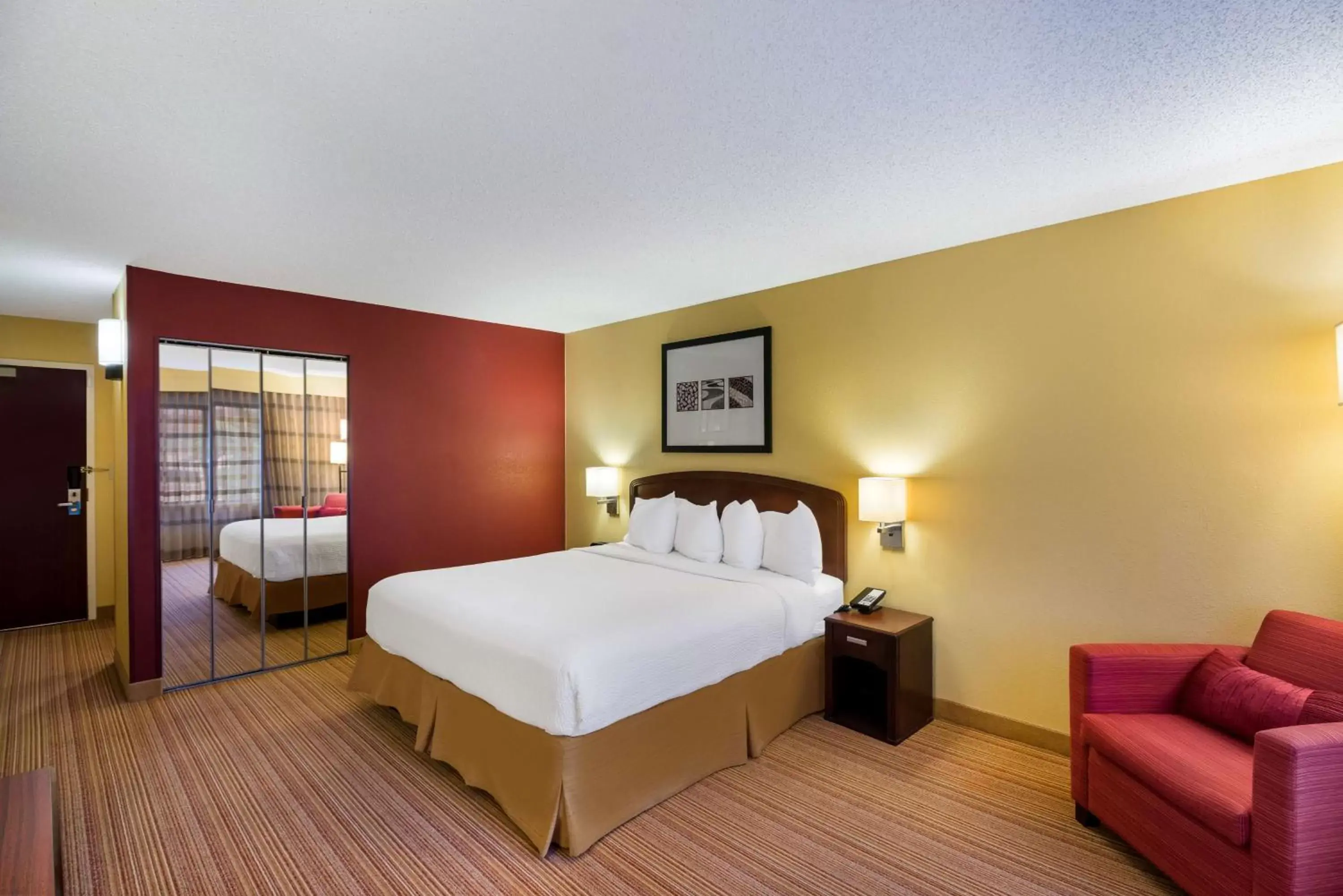 Bedroom, Bed in Sonesta Select Dallas Richardson