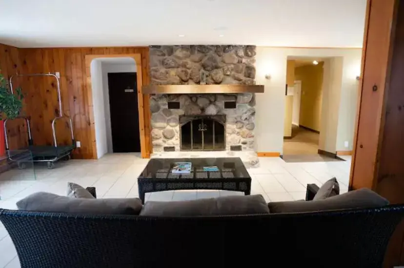 Seating Area in Condo-loft avec cuisinette