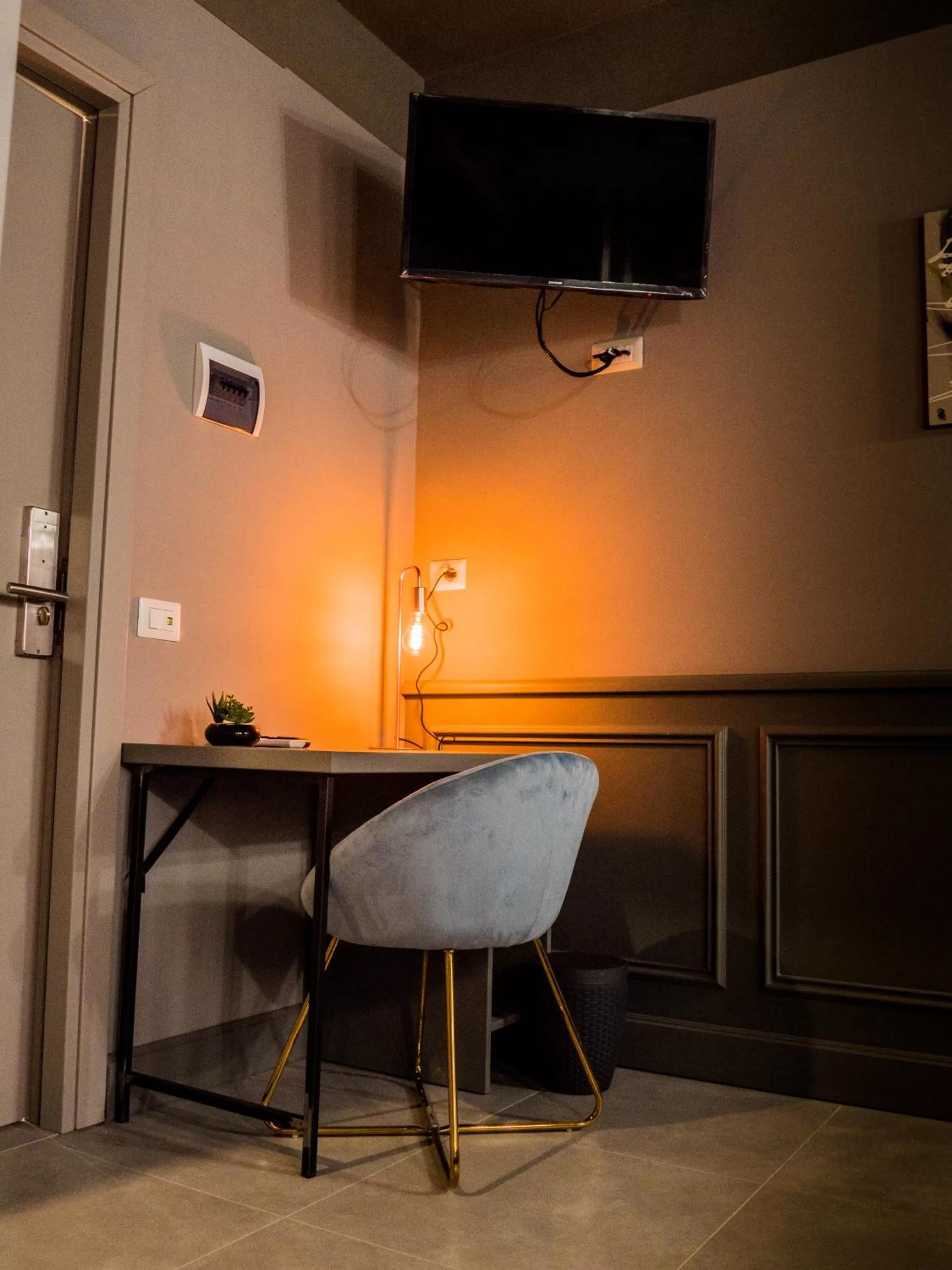 TV/Entertainment Center in HOST'n GO