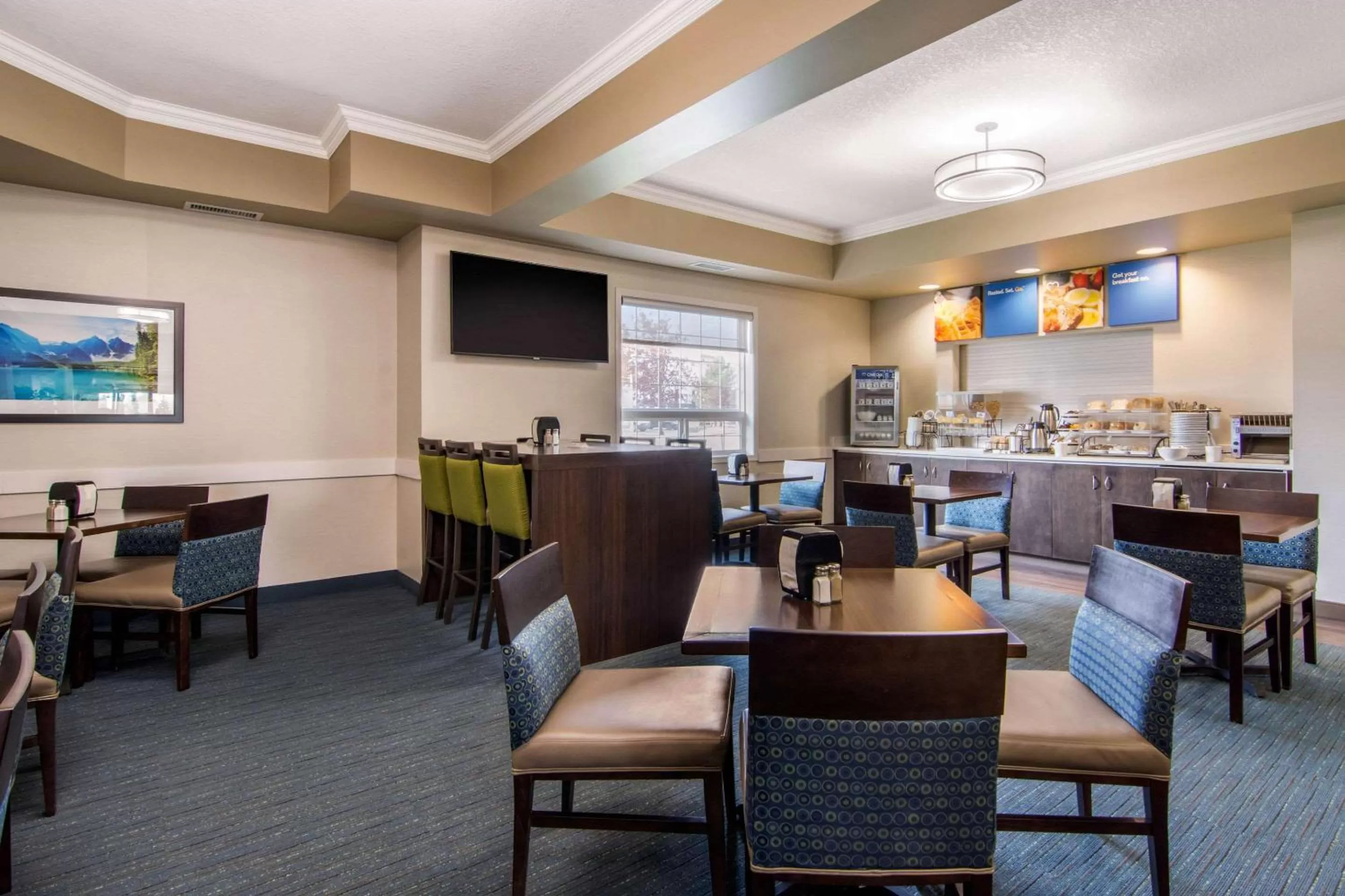 Restaurant/places to eat in Comfort Inn & Suites