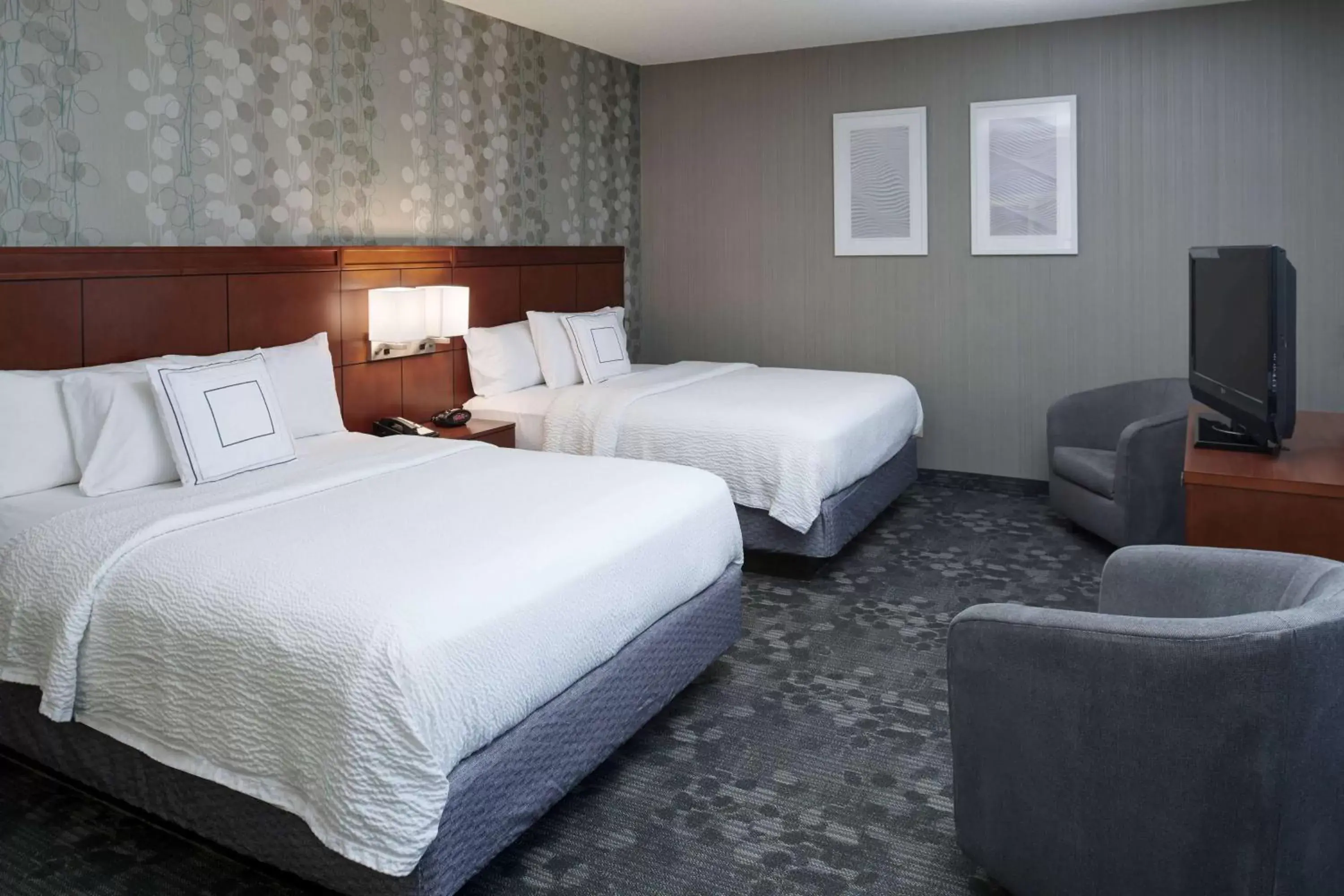 One Bedroom Suite Two Doubles in Sonesta Select Milwaukee Brookfield One Bedroom Suite Two Doubles in Sonesta Select Milwaukee Brookfield