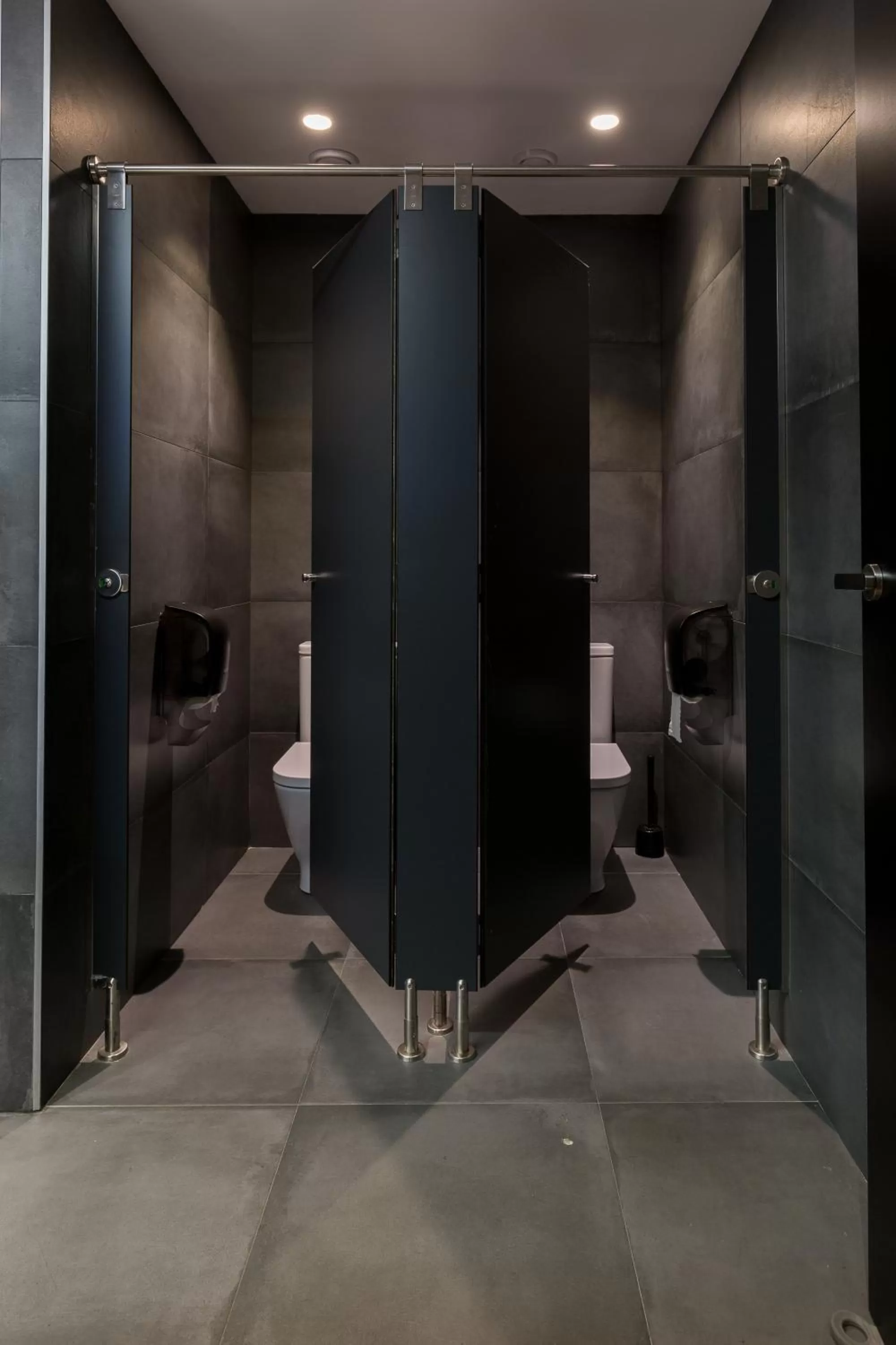 Shower in Airhostel Barcelona Airport 24h