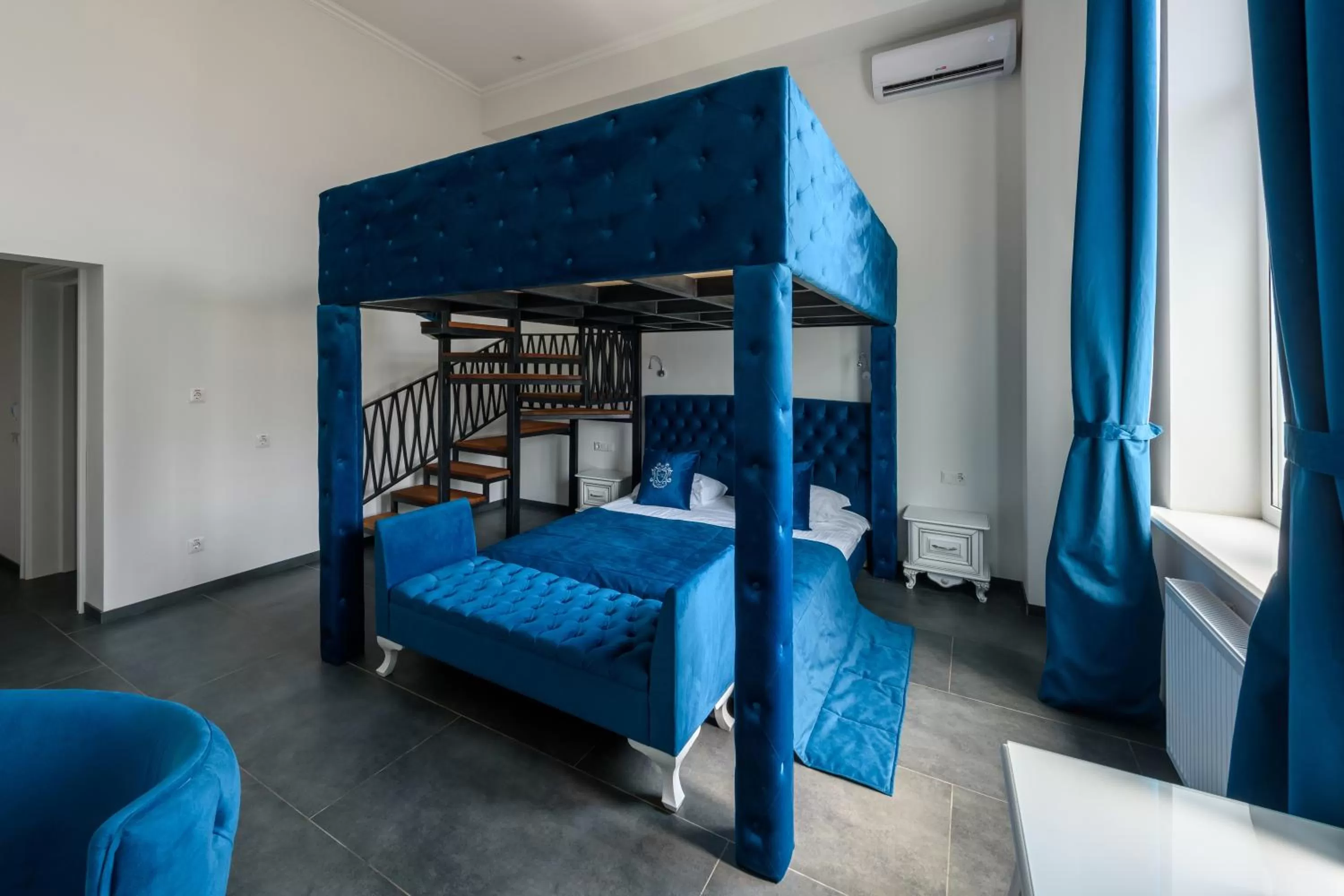 Bed, Bunk Bed in Grand Royal