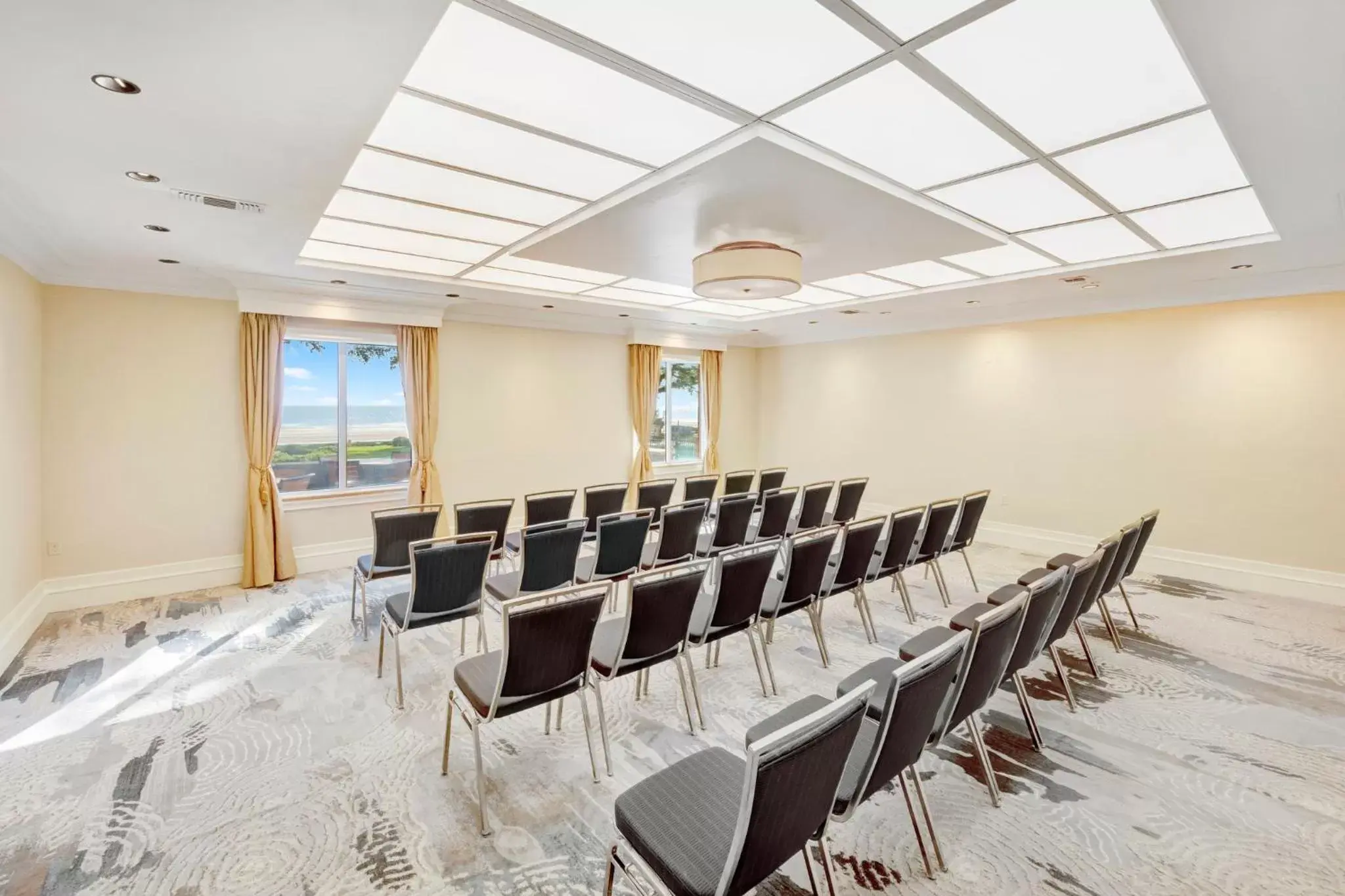 Meeting/conference room in The Inn at Long Beach