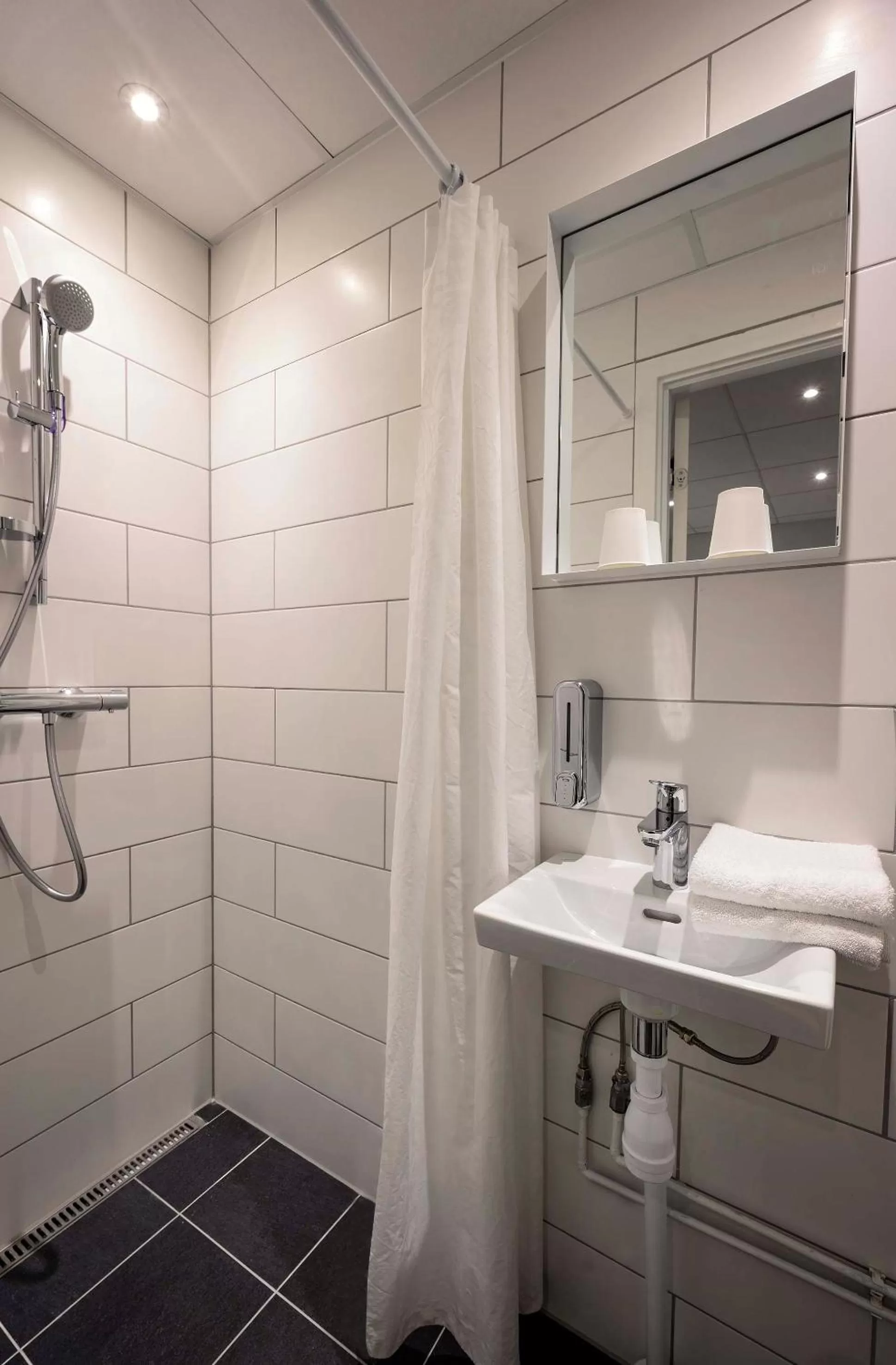 Bathroom in Go Hotel Saga