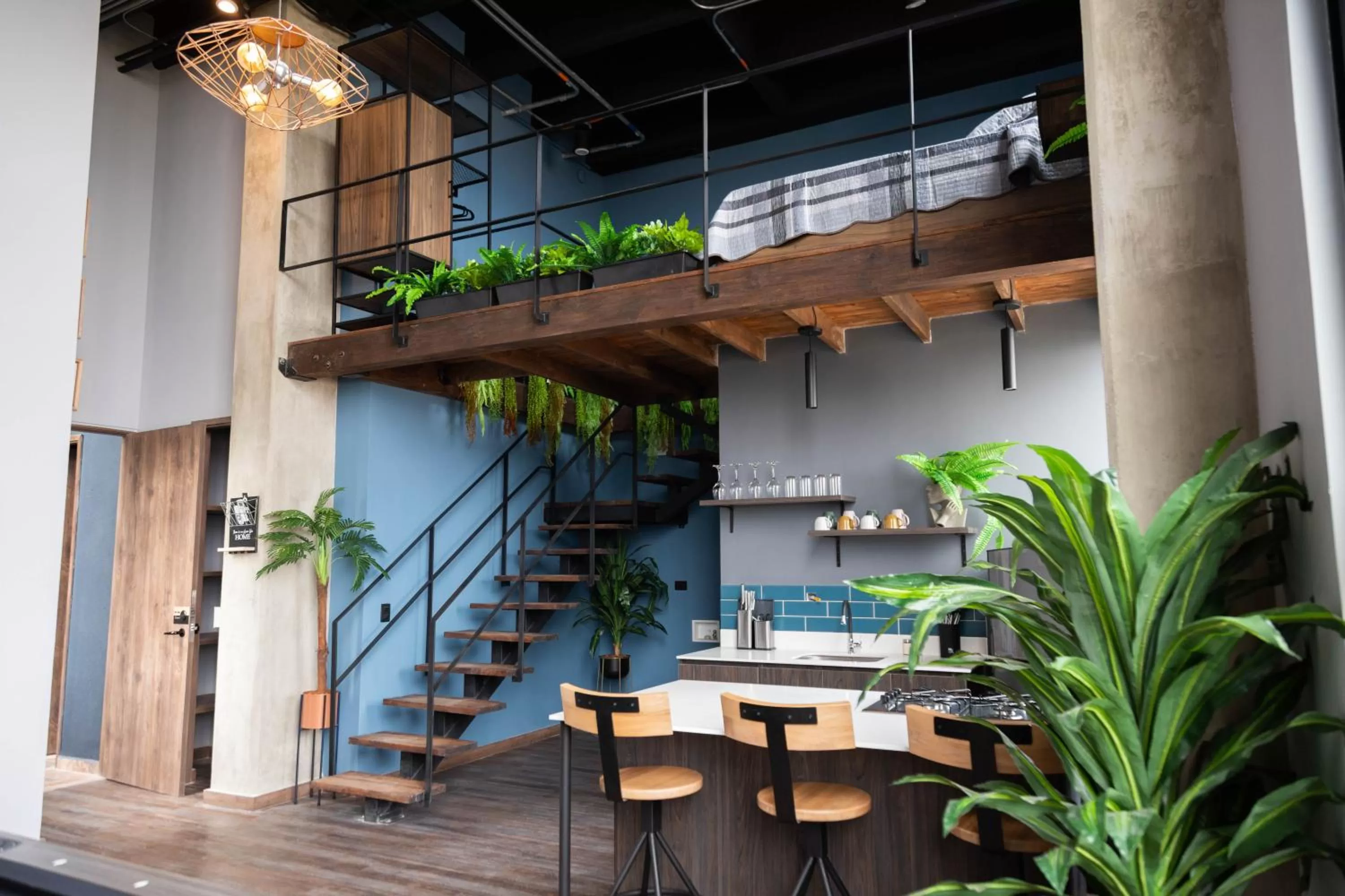 Photo of the whole room in Royal Living Poblado