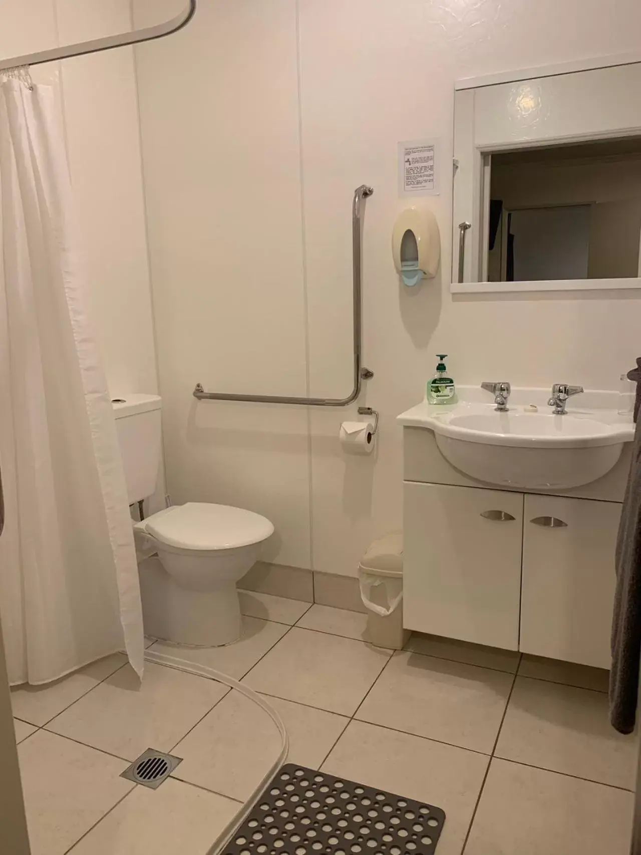 Bathroom in Amber Court Motel