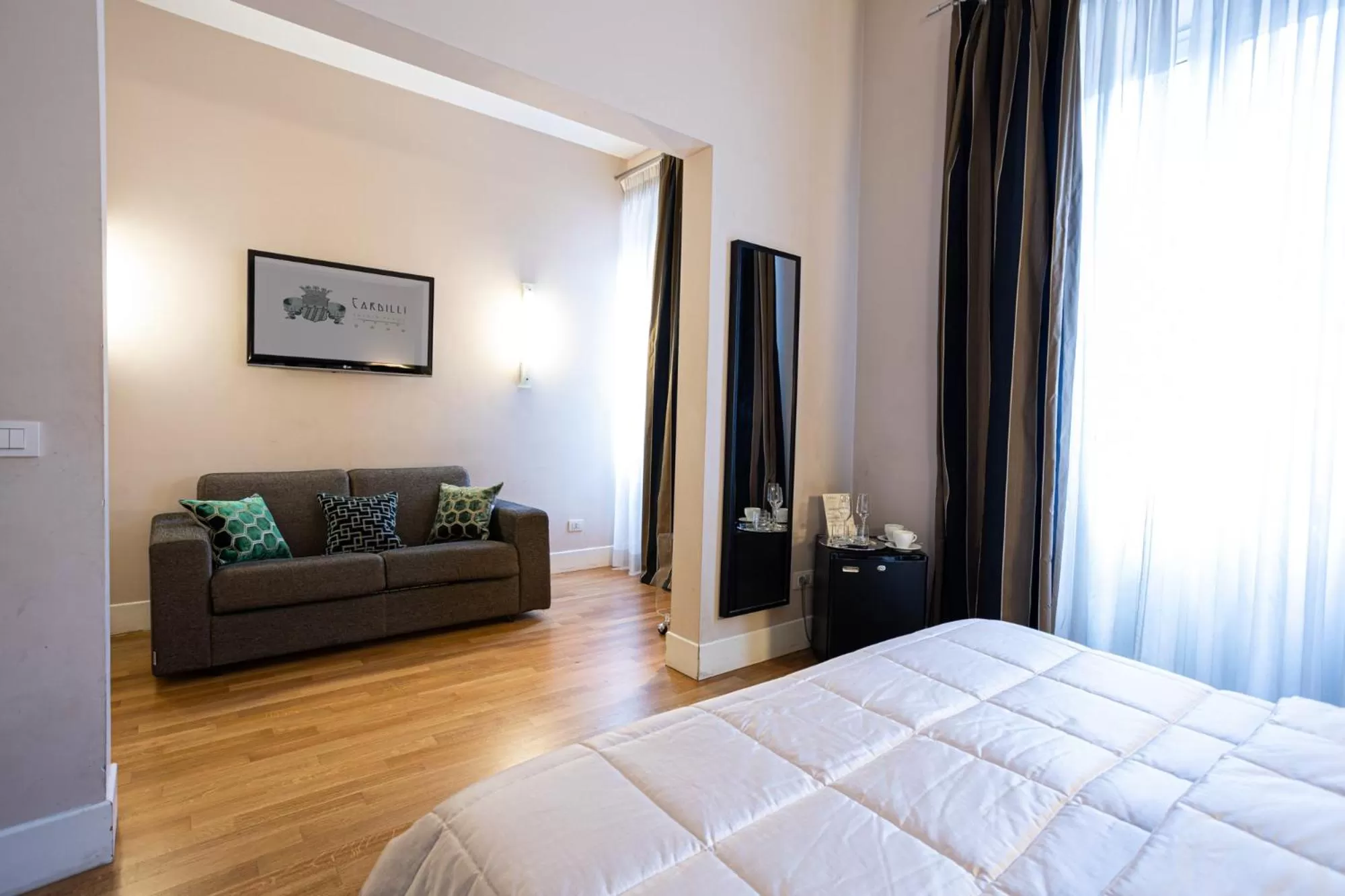 TV and multimedia, Bed in Cardilli Luxury Rooms