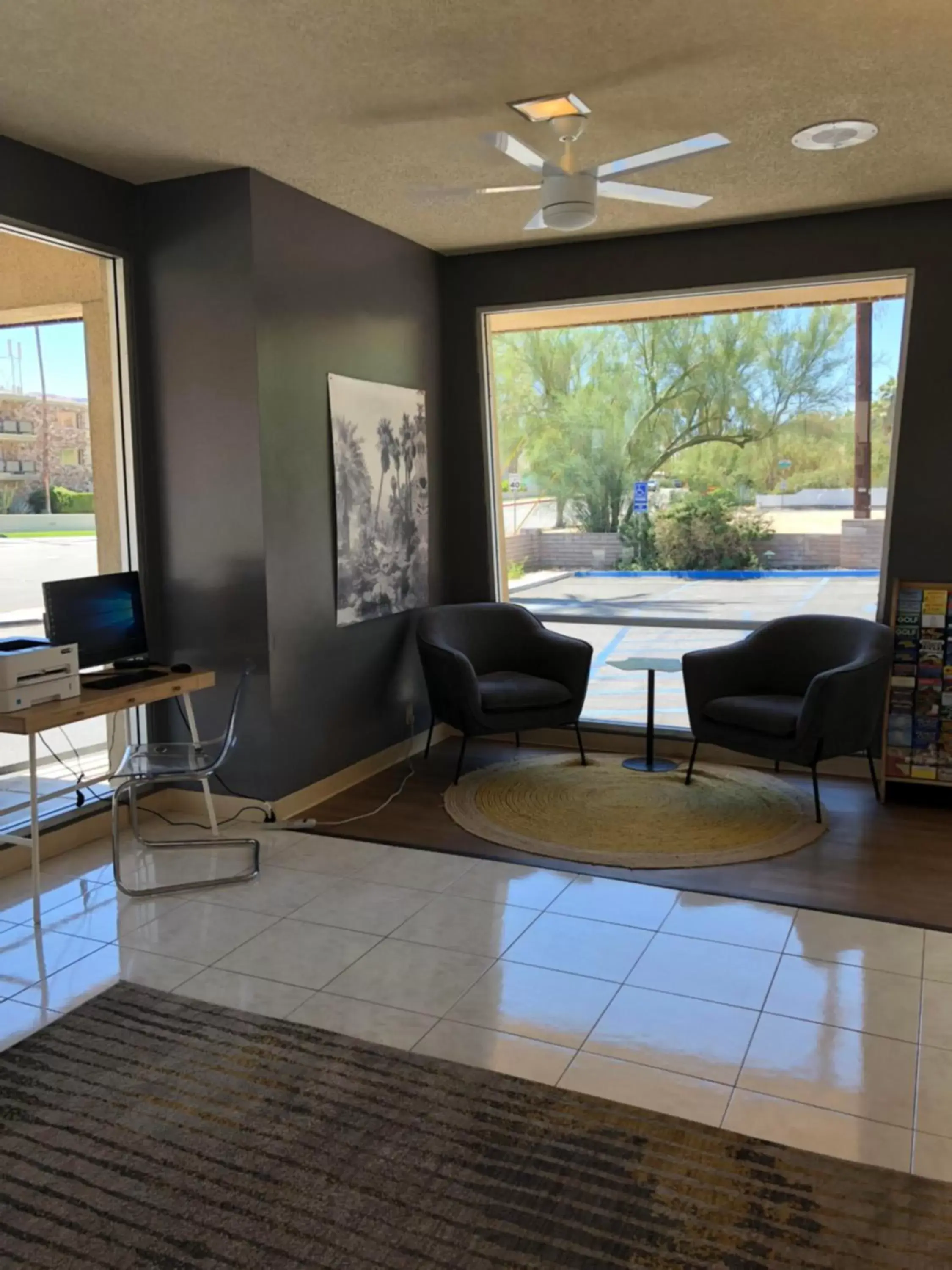 Business facilities, Seating Area in Vagabond Motor Hotel - Palm Springs