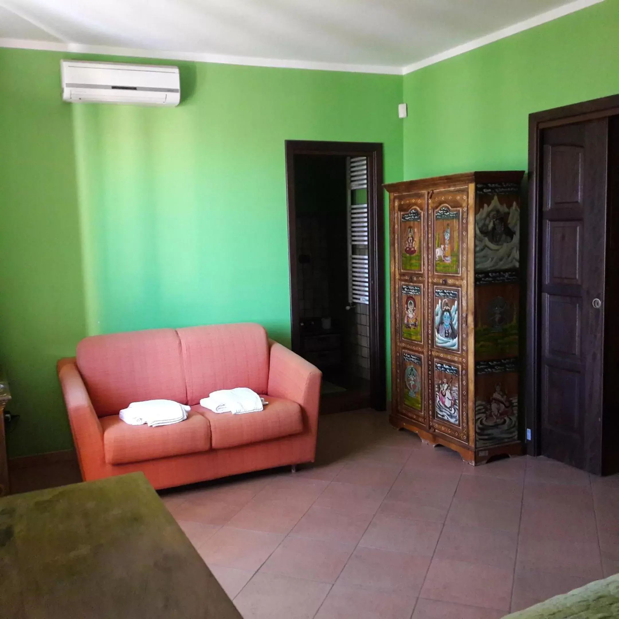 Photo of the whole room, Seating Area in Palazzo Conforti Tree House Resort