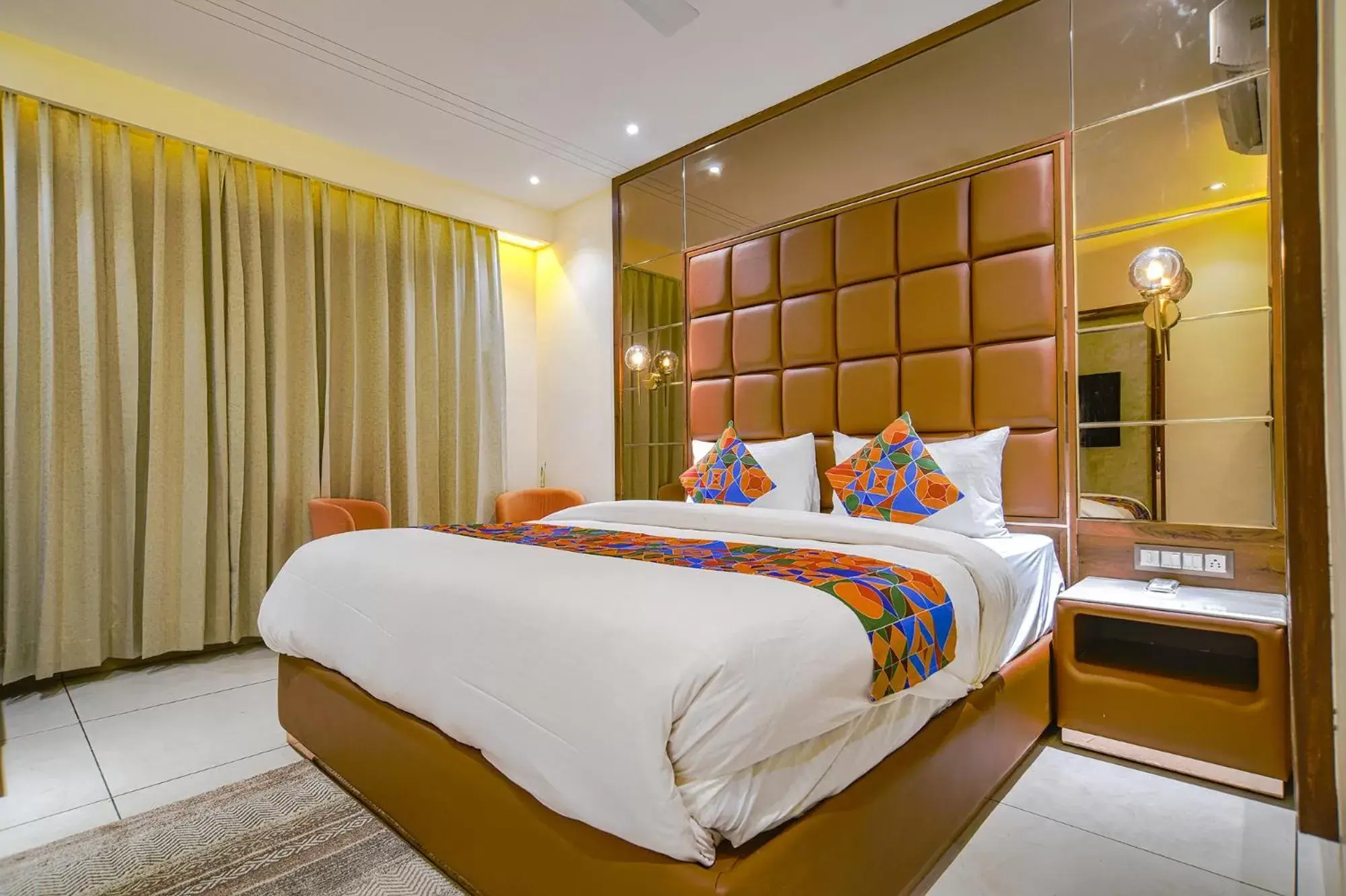 Photo of the whole room, Bed in FabHotel Benchmark Photo of the whole room, Bed in FabHotel Benchmark