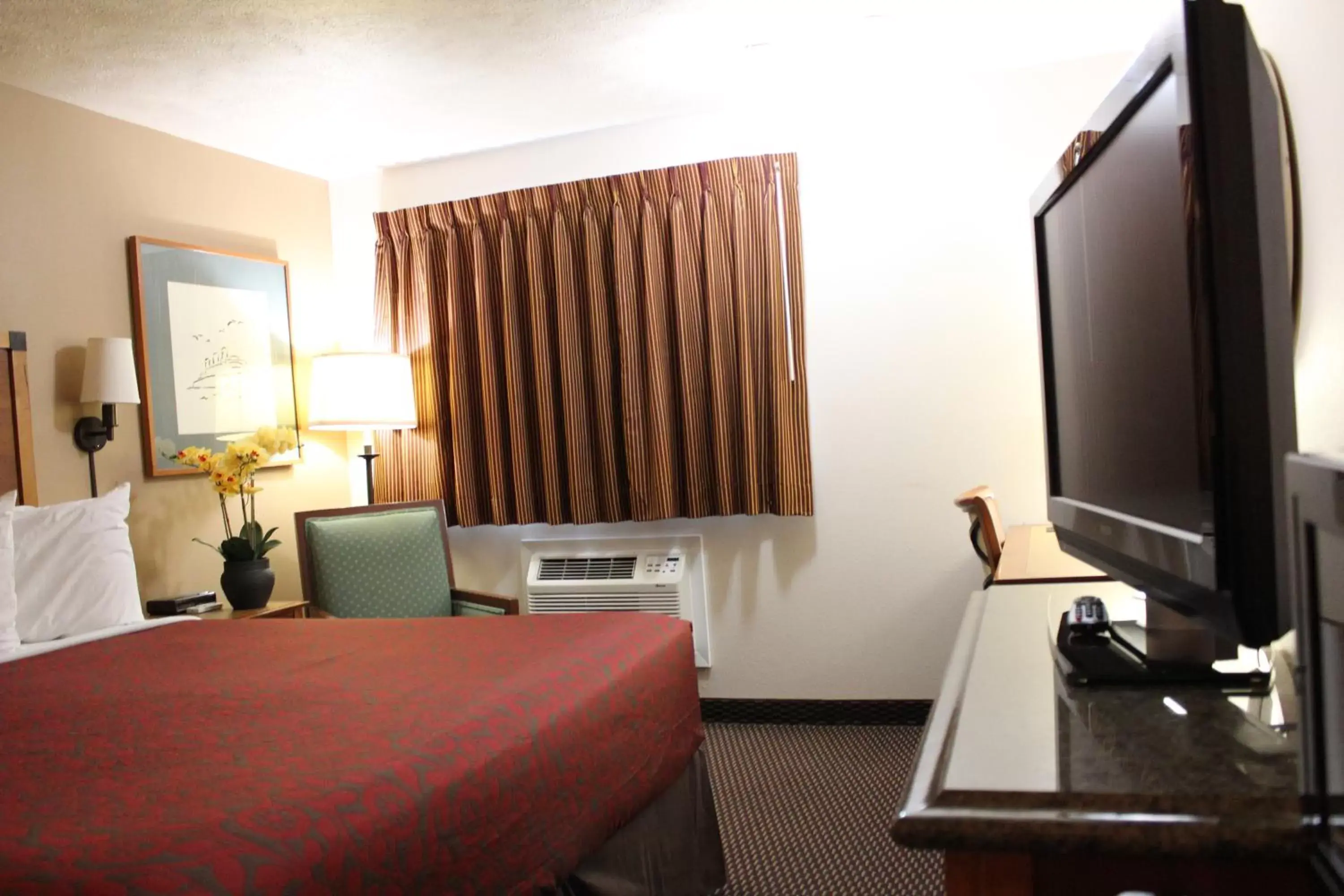 TV and multimedia, Bed in Days Inn by Wyndham Ritzville