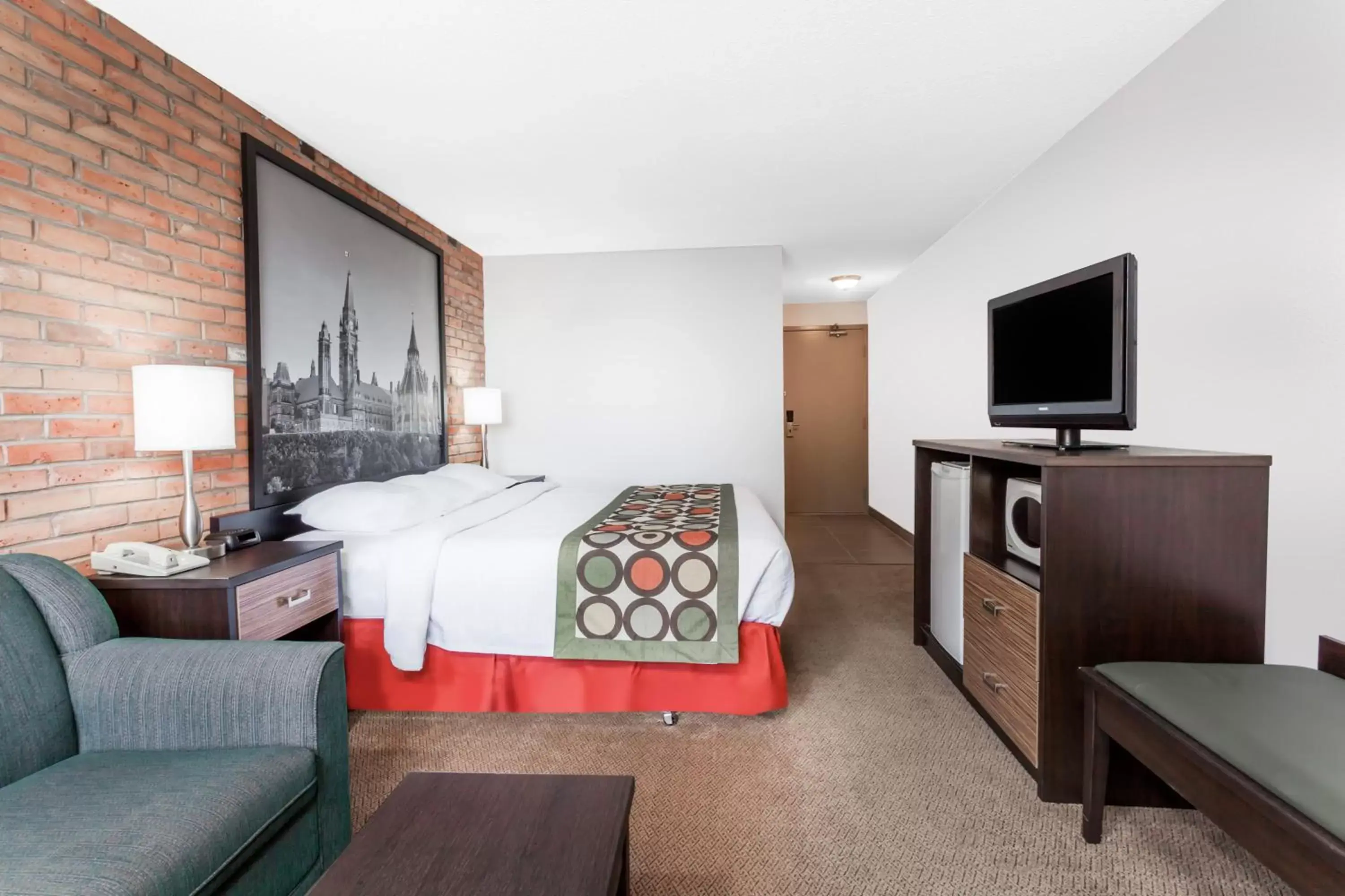 King Room - First Floor - Non-Smoking in Super 8 by Wyndham Sudbury ON King Room - First Floor - Non-Smoking in Super 8 by Wyndham Sudbury ON