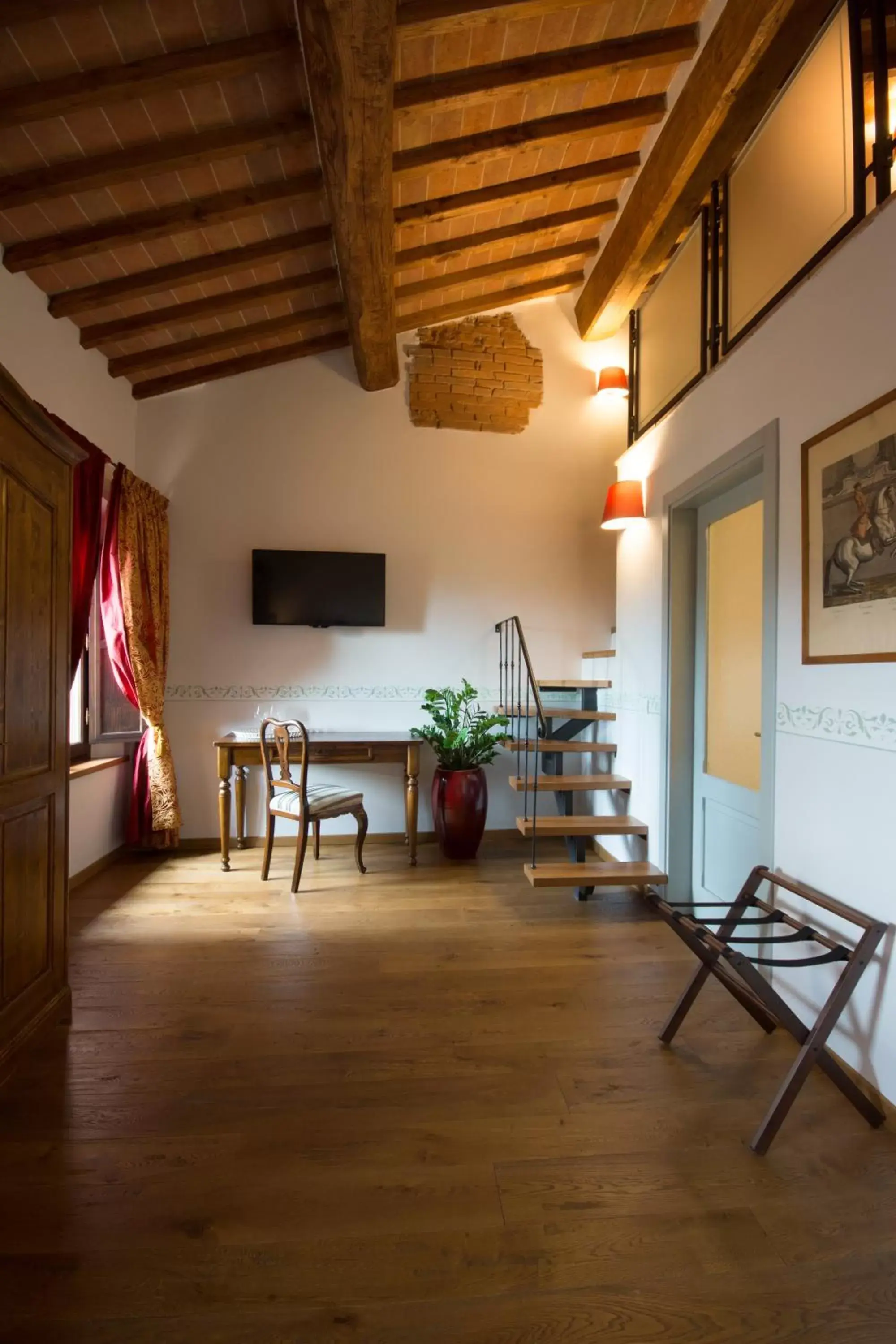 Photo of the whole room, Seating Area in Palazzo Pacini