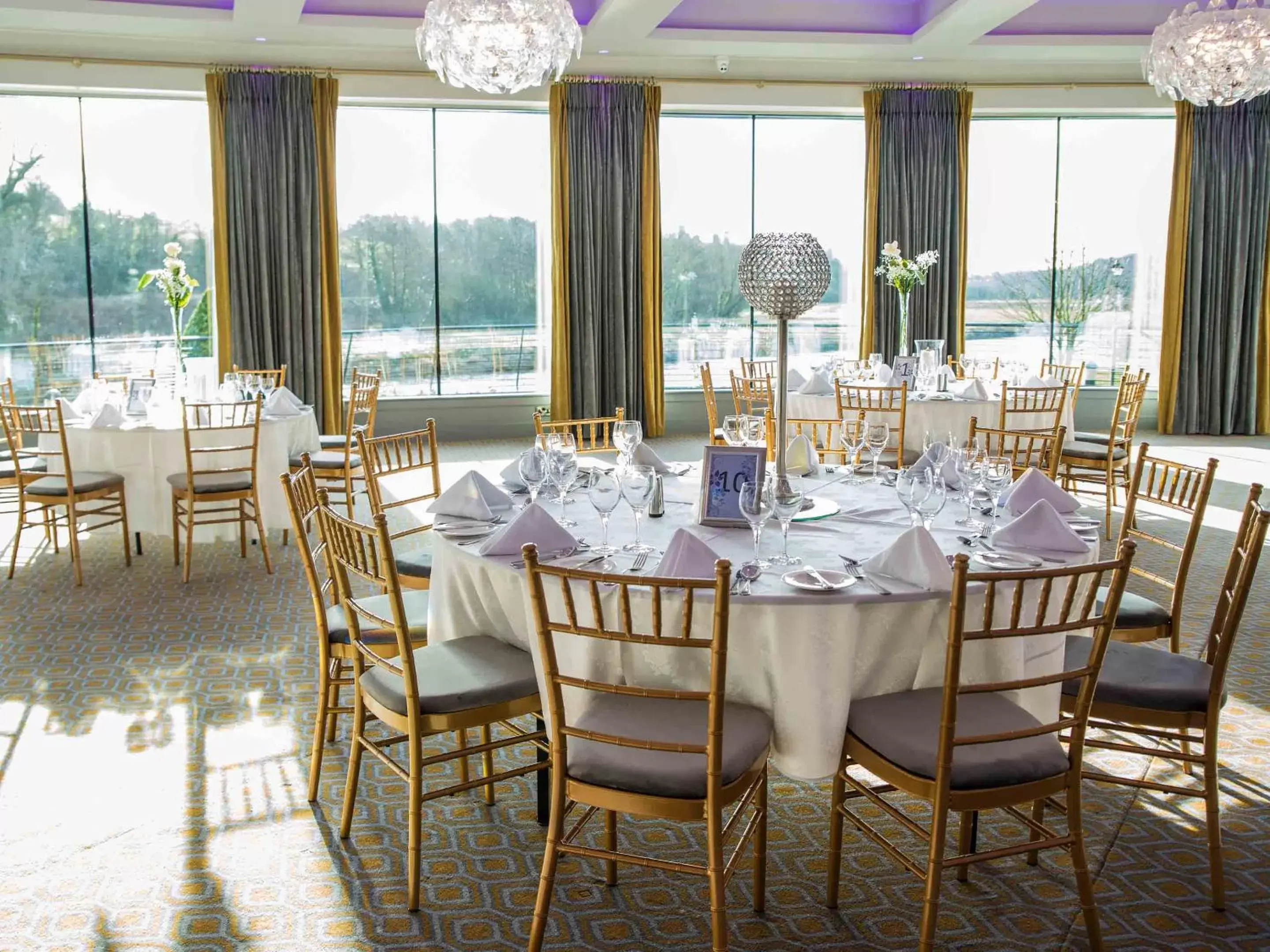 Banquet/Function facilities, Restaurant/Places to Eat in The Riverside Park Hotel