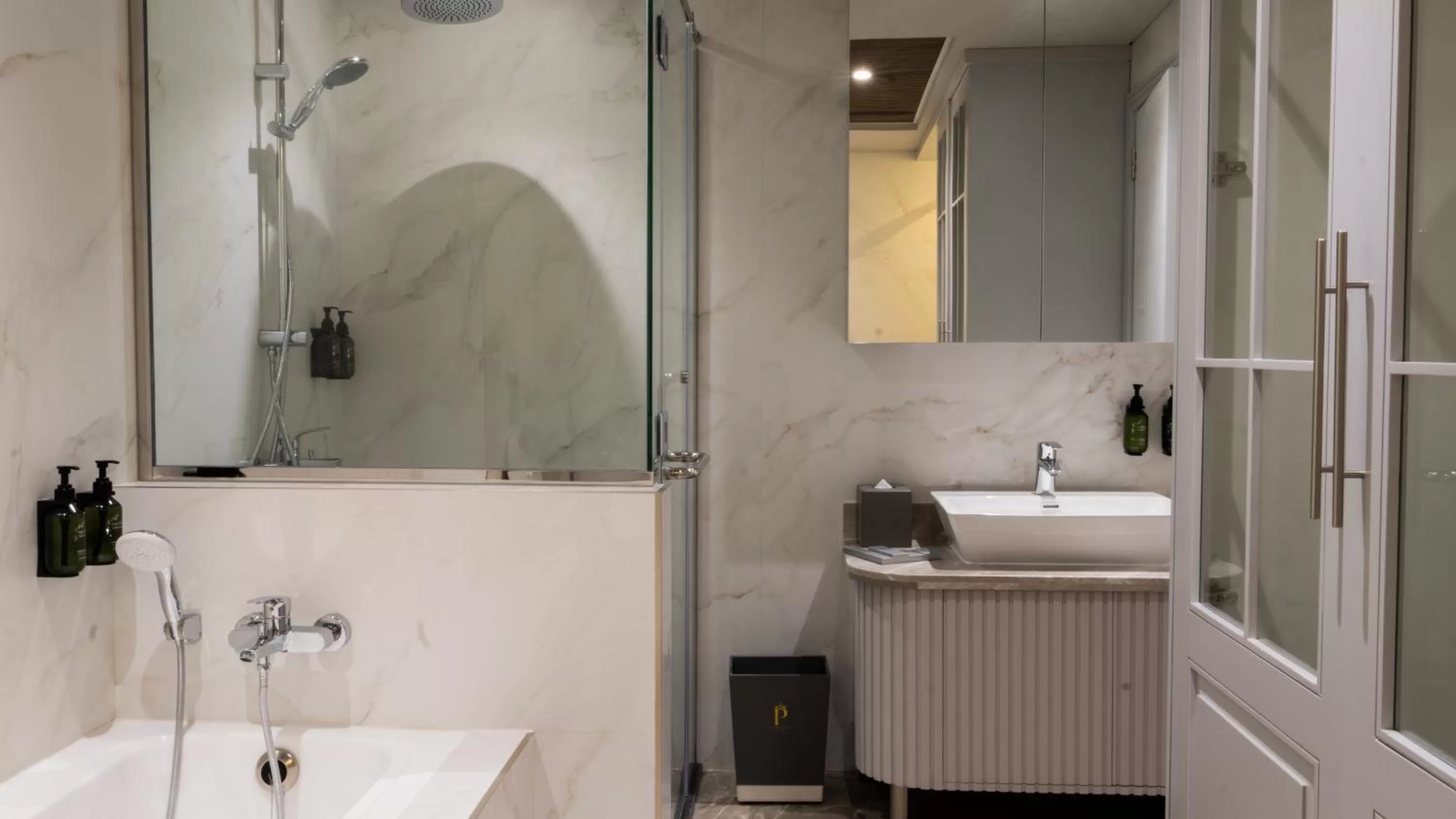 Shower in President Hotel