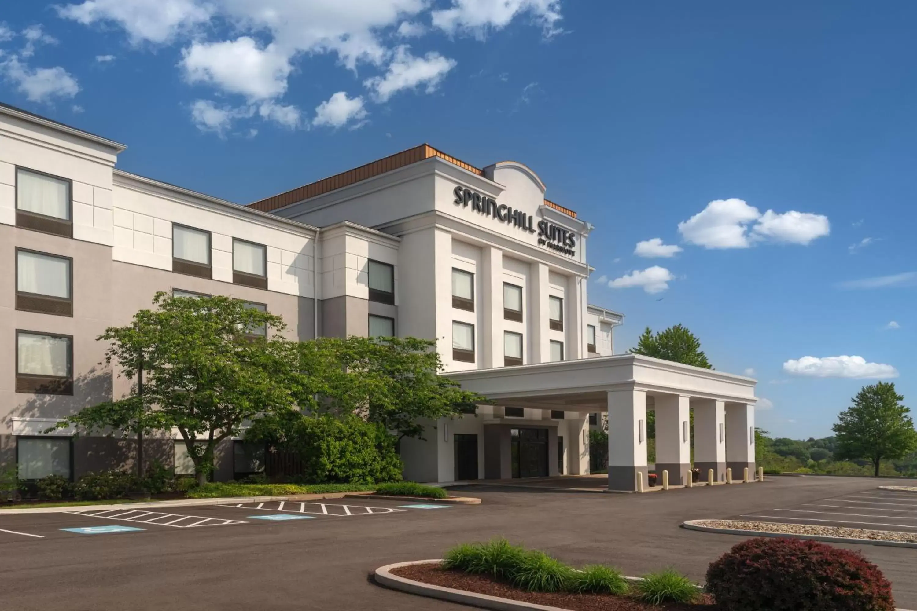 Property Building in SpringHill Suites West Mifflin