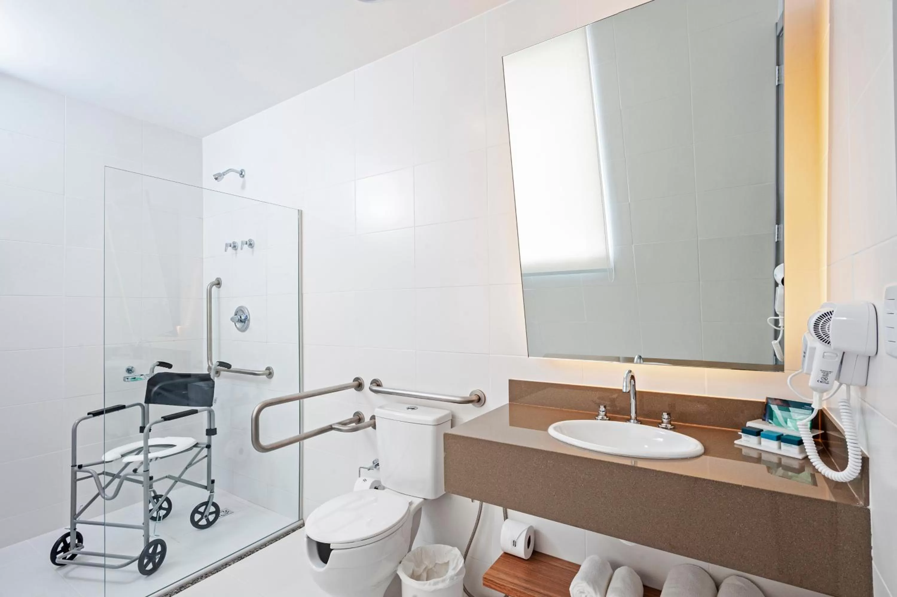 Toilet in Slaviero Curitiba Aeroporto