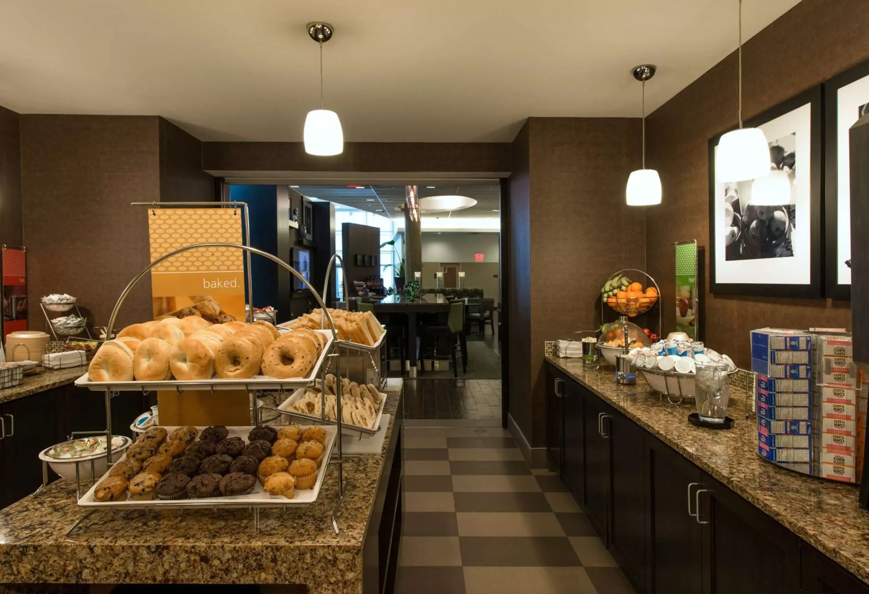 Restaurant/places to eat in Hampton Inn & Suites Boston Crosstown Center Restaurant/places to eat in Hampton Inn & Suites Boston Crosstown Center