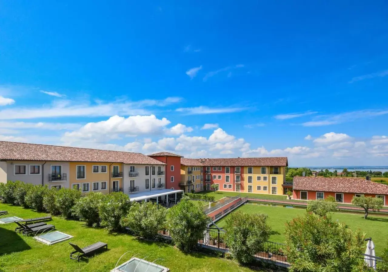 Garden, Property Building in TH Lazise - Hotel Parchi Del Garda