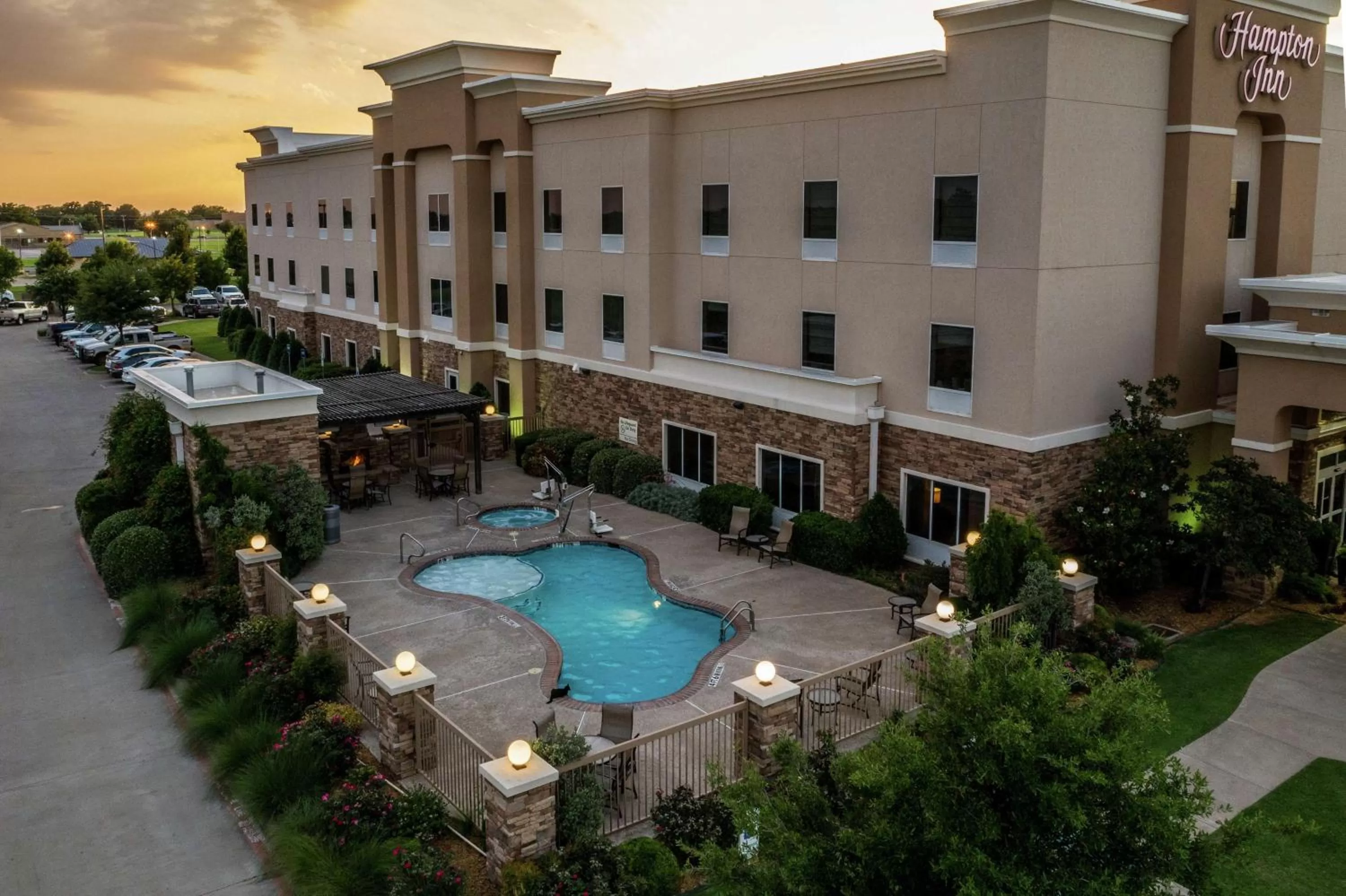 Property building in Hampton Inn Vernon