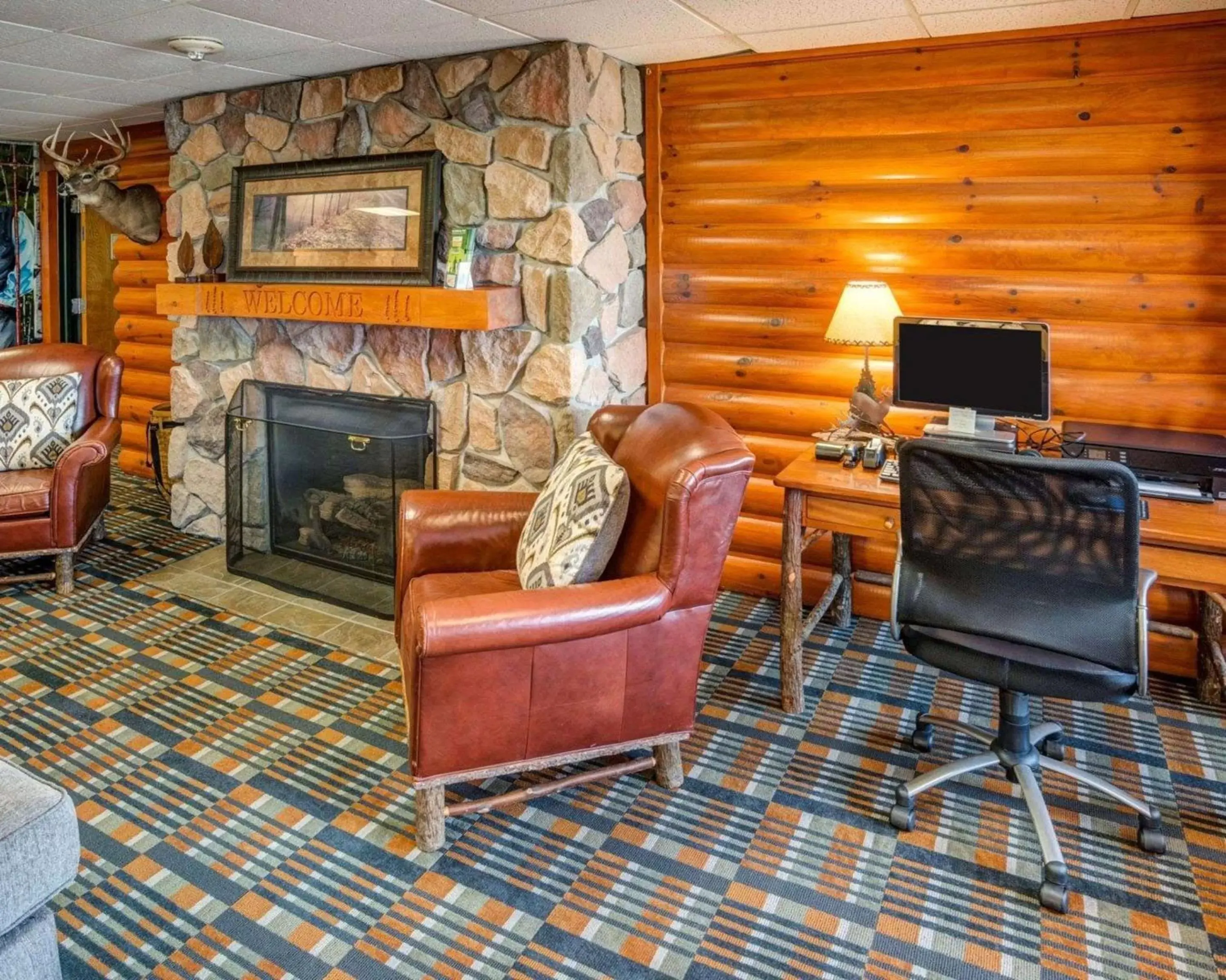 Lobby or reception, Seating Area in Quality Inn Ashland - Lake Superior